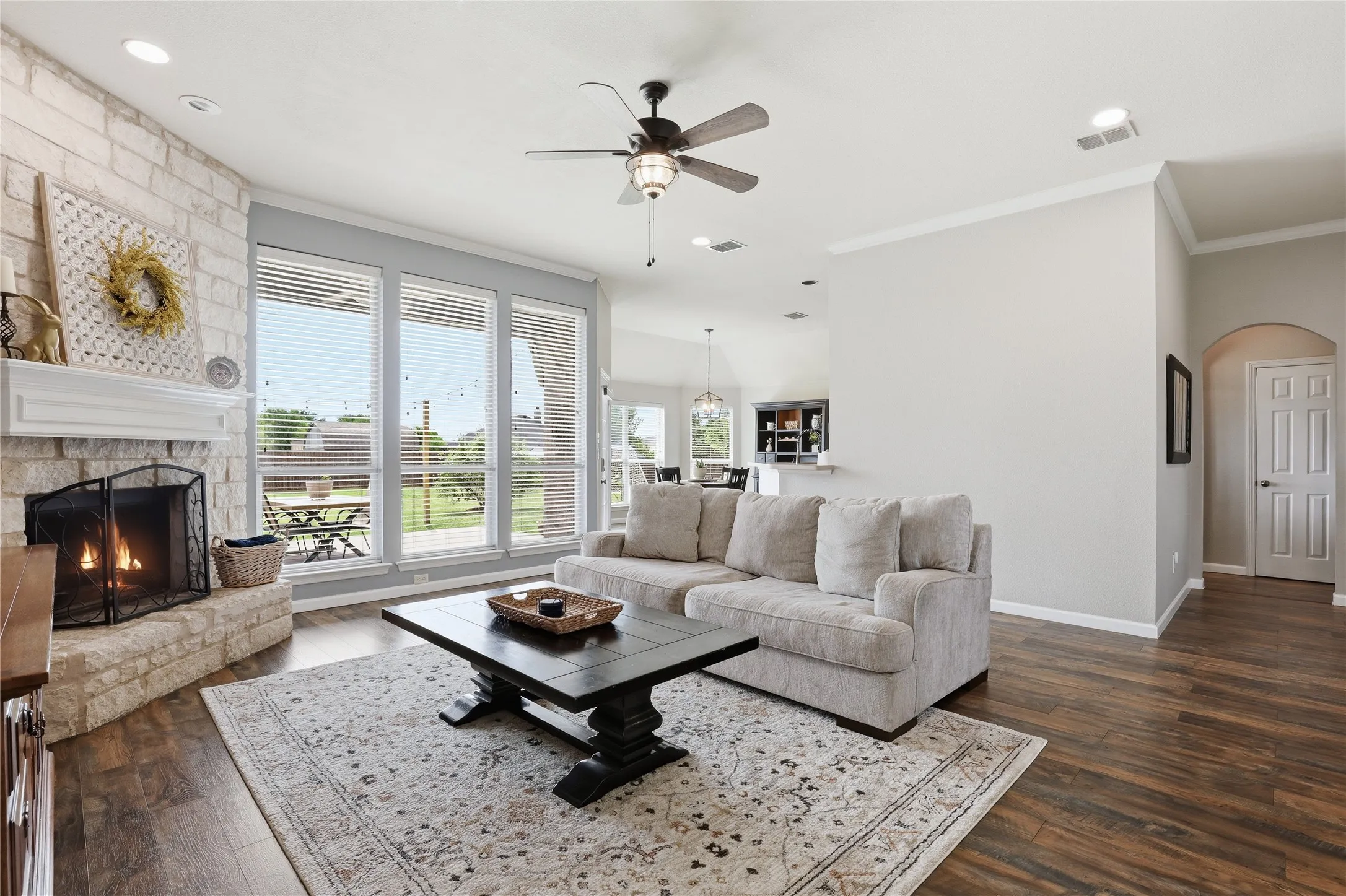 Single Family Residence For Sale in Parker County , 182 Portales Drive, Aledo, Texas 76008, 3 Bedroom, 2 Bathroom, 2 Garage spaces, 2,026 Sqft, built in 2005, mls#21233252, Real Estate Agent in Aledo, Homes For Sale in Parker county, Homes For Sale in Aledo, Realtor in Aledo Texas, Real Estate Brokerage Independent Realty Texas, Luminita Cordes Realtor