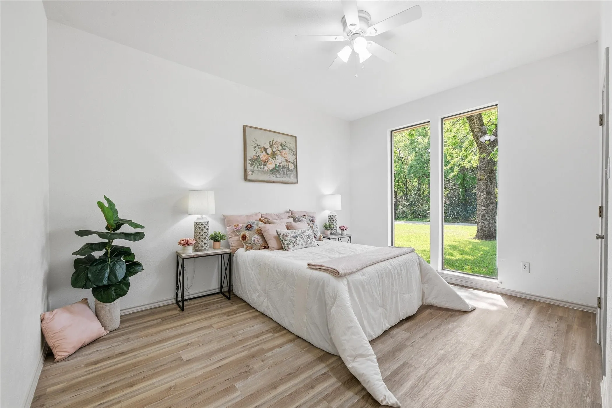Single Family Residence For Sale in Tarrant County , 517 E Beady Road, Arlington, Texas 76006, 3 Bedroom, 2 Bathroom, 2 Garage spaces, 2,311 Sqft, built in 1978, mls#21233529, Real Estate Agent in Arlington, Homes For Sale in Tarrant county, Homes For Sale in Arlington, Realtor in Arlington Texas, Real Estate Brokerage Independent Realty Texas, Luminita Cordes Realtor