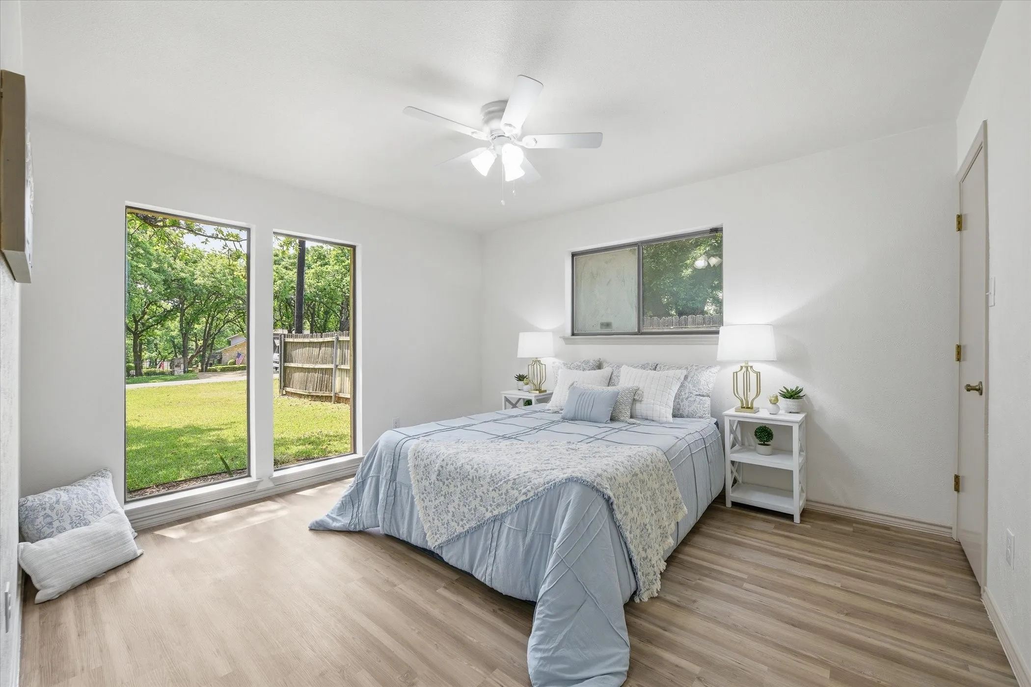 Single Family Residence For Sale in Tarrant County , 517 E Beady Road, Arlington, Texas 76006, 3 Bedroom, 2 Bathroom, 2 Garage spaces, 2,311 Sqft, built in 1978, mls#21233529, Real Estate Agent in Arlington, Homes For Sale in Tarrant county, Homes For Sale in Arlington, Realtor in Arlington Texas, Real Estate Brokerage Independent Realty Texas, Luminita Cordes Realtor