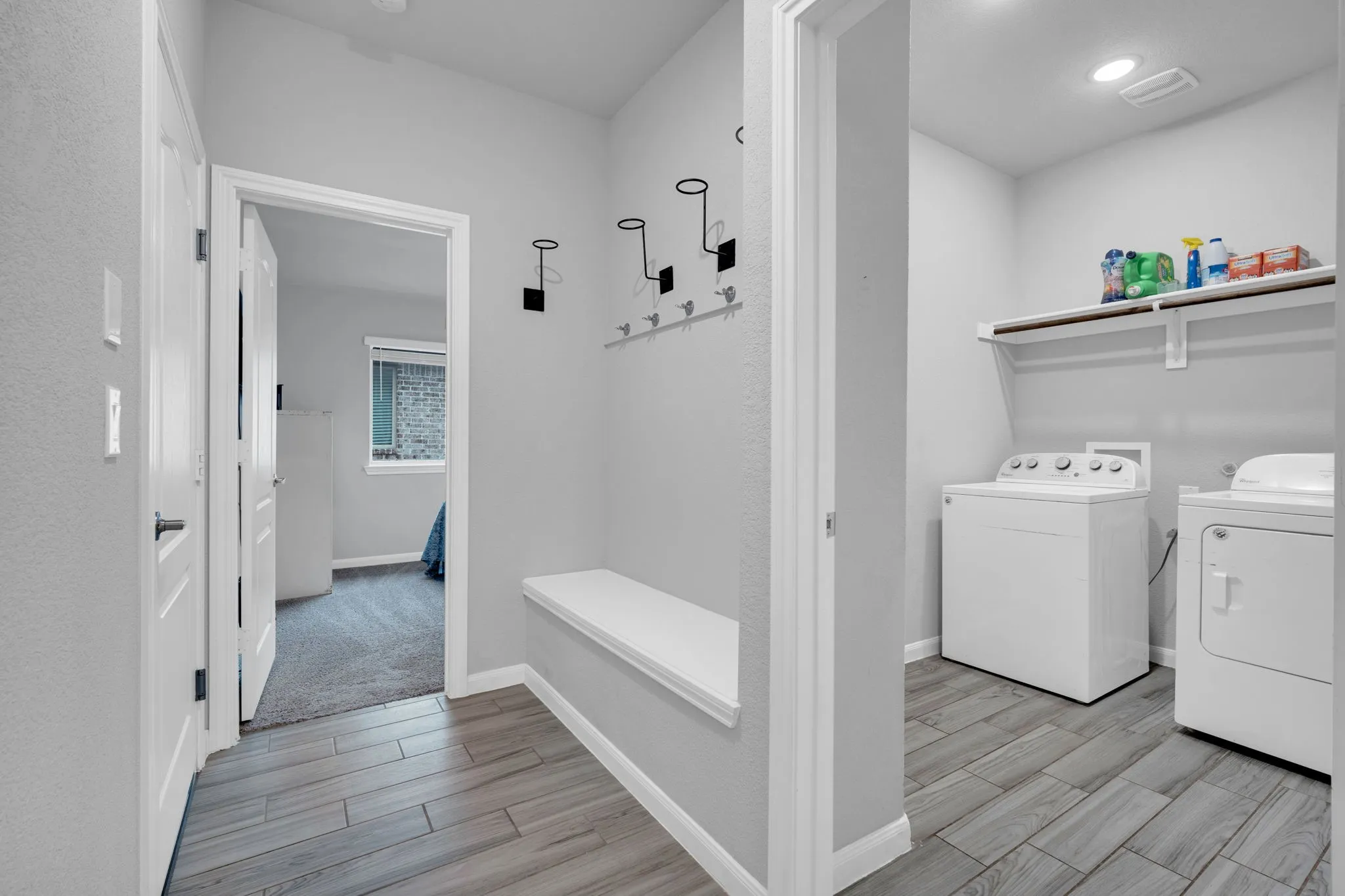 Single Family Residence For Sale in Johnson County , 241 White Tail Lane, Alvarado, Texas 76009, 3 Bedroom, 2 Bathroom, 2 Garage spaces, 2,096 Sqft, built in 2021, mls#21231155, Real Estate Agent in Alvarado, Homes For Sale in Johnson county, Homes For Sale in Alvarado, Realtor in Alvarado Texas, Real Estate Brokerage Independent Realty Texas, Luminita Cordes Realtor