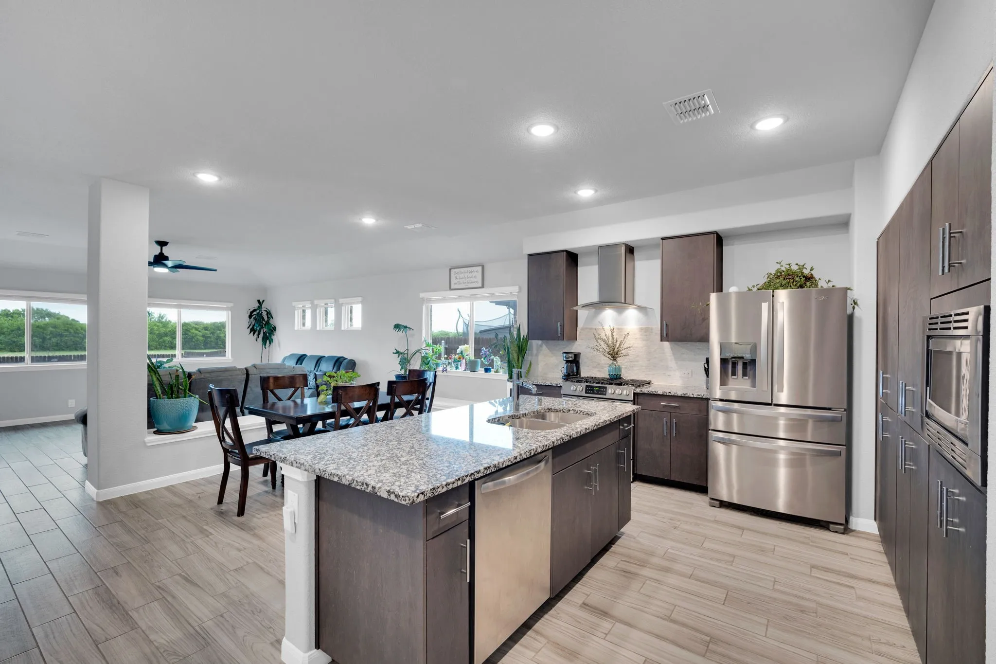 Single Family Residence For Sale in Johnson County , 241 White Tail Lane, Alvarado, Texas 76009, 3 Bedroom, 2 Bathroom, 2 Garage spaces, 2,096 Sqft, built in 2021, mls#21231155, Real Estate Agent in Alvarado, Homes For Sale in Johnson county, Homes For Sale in Alvarado, Realtor in Alvarado Texas, Real Estate Brokerage Independent Realty Texas, Luminita Cordes Realtor