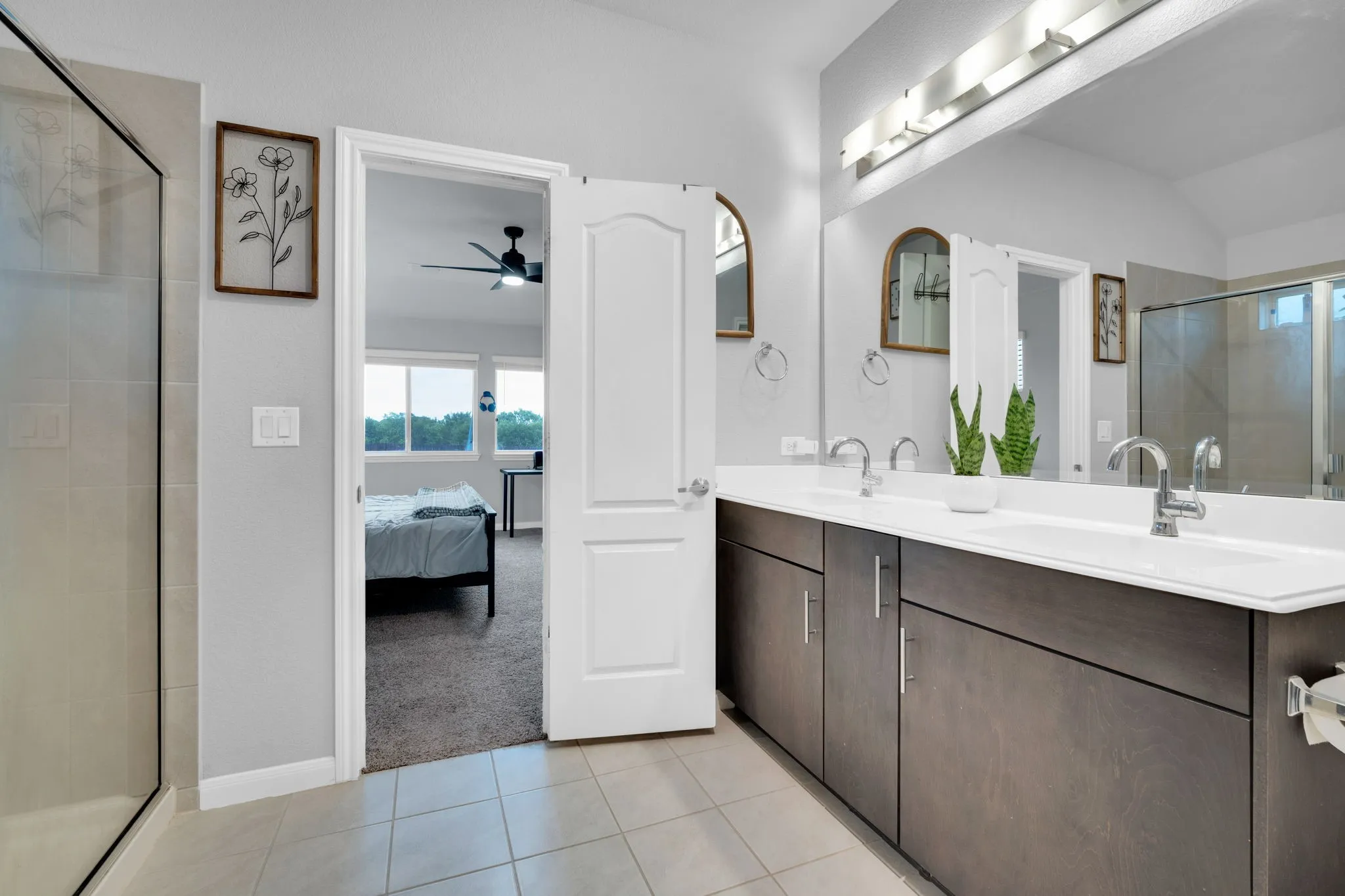 Single Family Residence For Sale in Johnson County , 241 White Tail Lane, Alvarado, Texas 76009, 3 Bedroom, 2 Bathroom, 2 Garage spaces, 2,096 Sqft, built in 2021, mls#21231155, Real Estate Agent in Alvarado, Homes For Sale in Johnson county, Homes For Sale in Alvarado, Realtor in Alvarado Texas, Real Estate Brokerage Independent Realty Texas, Luminita Cordes Realtor