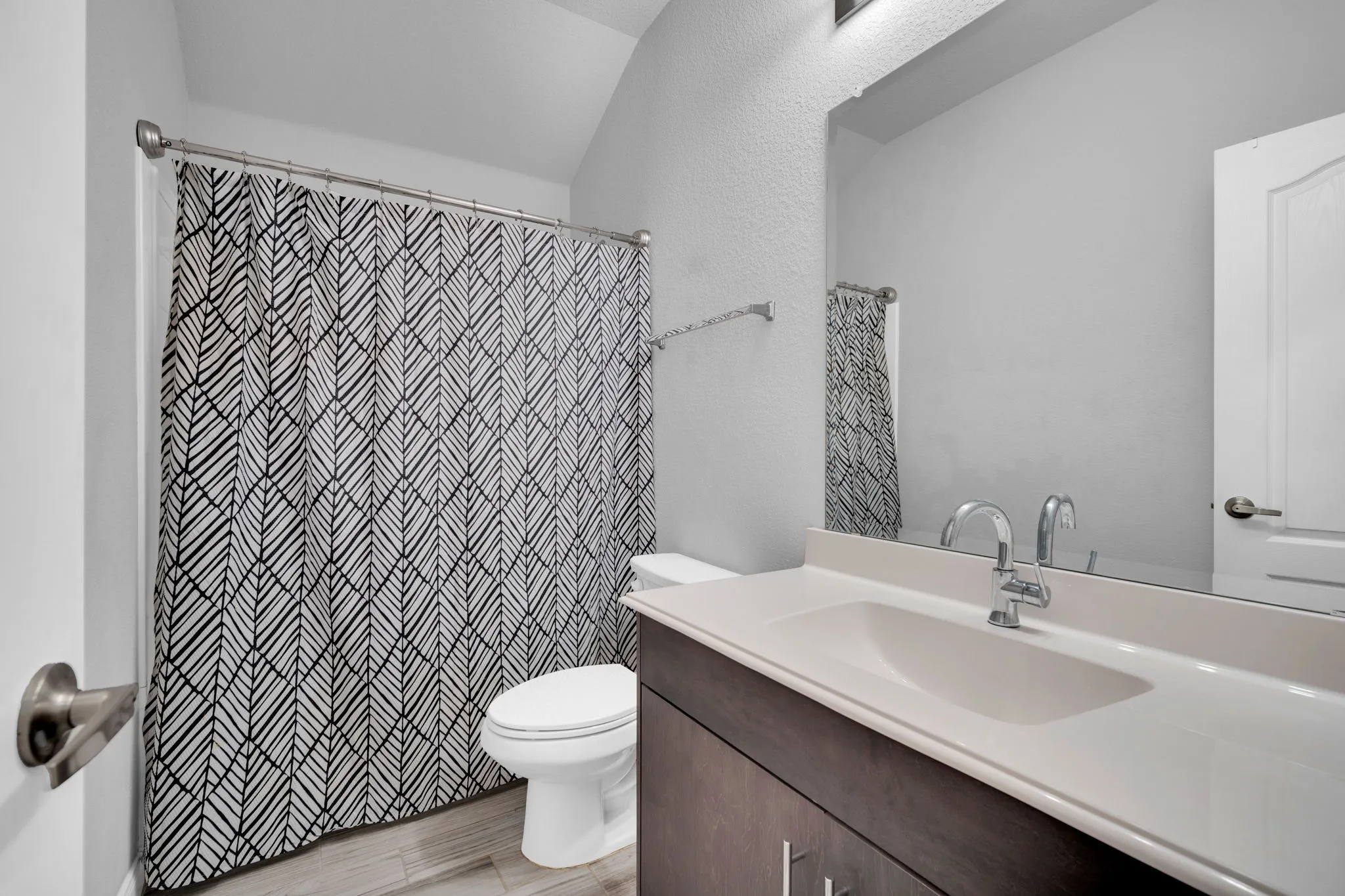 Single Family Residence For Sale in Johnson County , 241 White Tail Lane, Alvarado, Texas 76009, 3 Bedroom, 2 Bathroom, 2 Garage spaces, 2,096 Sqft, built in 2021, mls#21231155, Real Estate Agent in Alvarado, Homes For Sale in Johnson county, Homes For Sale in Alvarado, Realtor in Alvarado Texas, Real Estate Brokerage Independent Realty Texas, Luminita Cordes Realtor