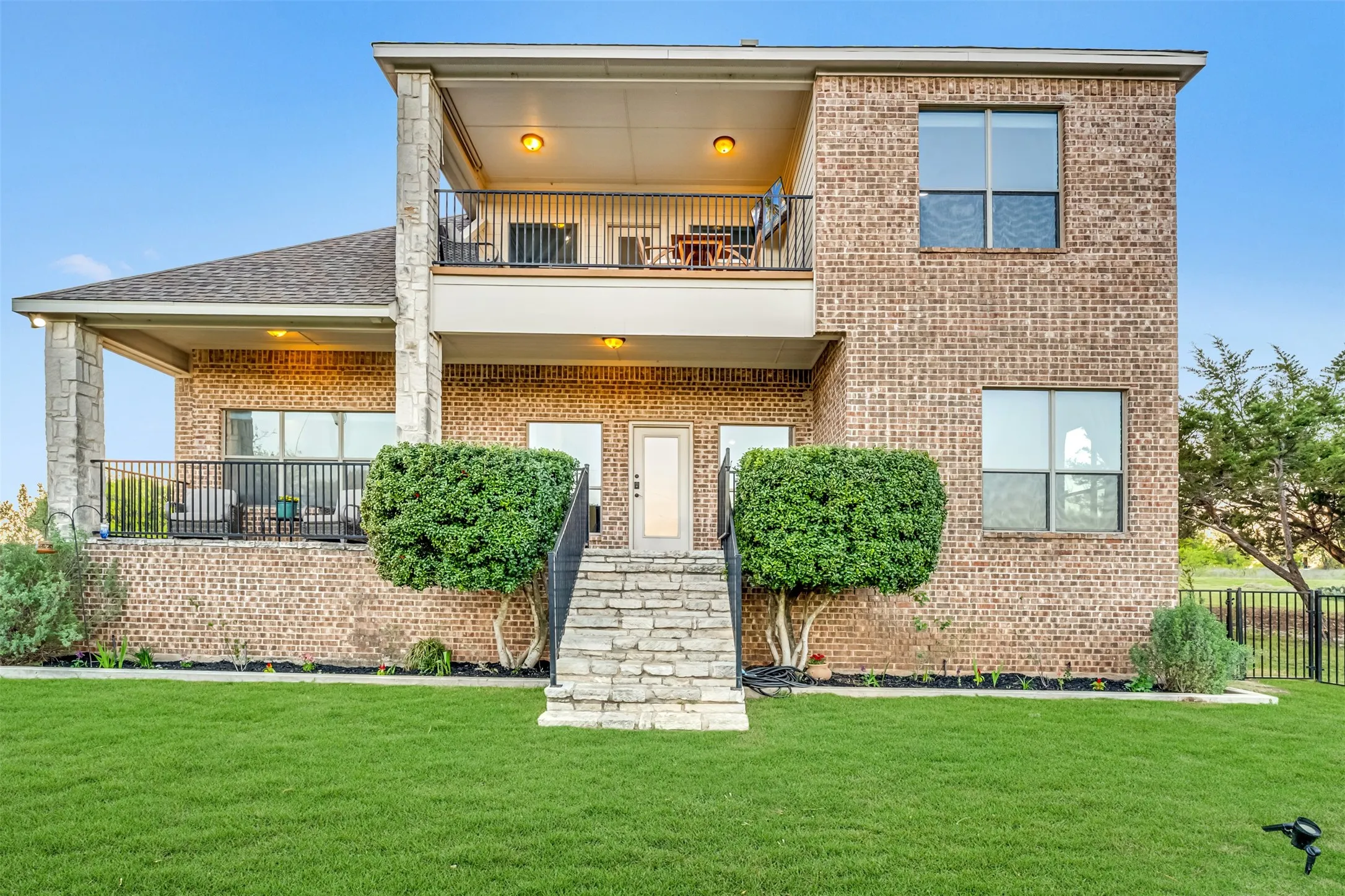 Single Family Residence For Sale in Hill County , 42176 Augusta Drive, Whitney, Texas 76692, 4 Bedroom, 3 Bathroom, 3 Garage spaces, 3,594 Sqft, built in 2010, Preowned, mls#21229532, Real Estate Agent in Whitney, Homes For Sale in Hill county, Homes For Sale in Whitney, Realtor in Whitney Texas, Real Estate Brokerage Independent Realty Texas, Luminita Cordes Realtor