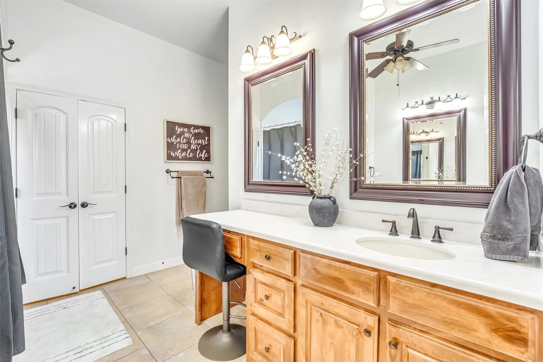 Single Family Residence For Sale in Hill County , 42176 Augusta Drive, Whitney, Texas 76692, 4 Bedroom, 3 Bathroom, 3 Garage spaces, 3,594 Sqft, built in 2010, Preowned, mls#21229532, Real Estate Agent in Whitney, Homes For Sale in Hill county, Homes For Sale in Whitney, Realtor in Whitney Texas, Real Estate Brokerage Independent Realty Texas, Luminita Cordes Realtor