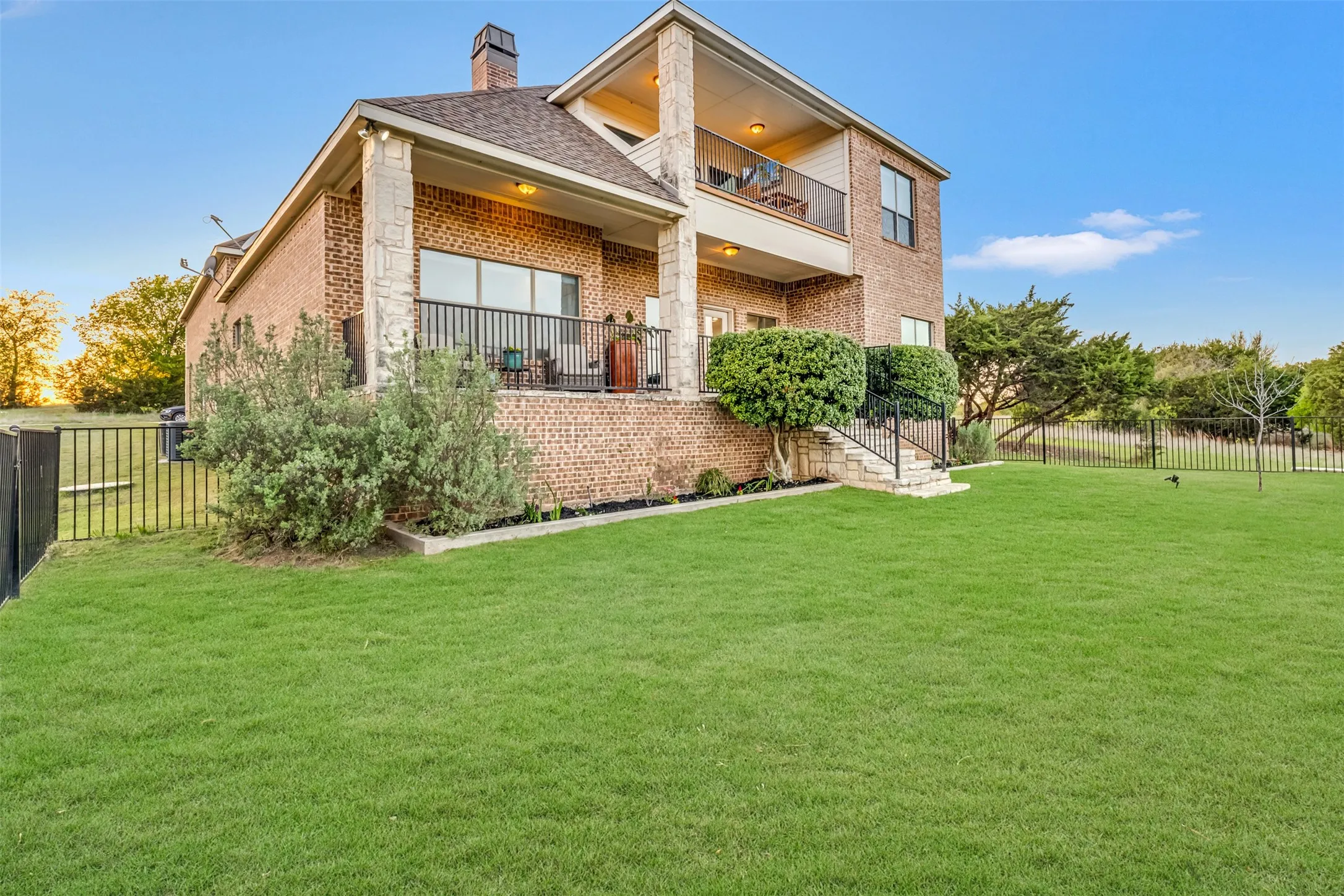 Single Family Residence For Sale in Hill County , 42176 Augusta Drive, Whitney, Texas 76692, 4 Bedroom, 3 Bathroom, 3 Garage spaces, 3,594 Sqft, built in 2010, Preowned, mls#21229532, Real Estate Agent in Whitney, Homes For Sale in Hill county, Homes For Sale in Whitney, Realtor in Whitney Texas, Real Estate Brokerage Independent Realty Texas, Luminita Cordes Realtor