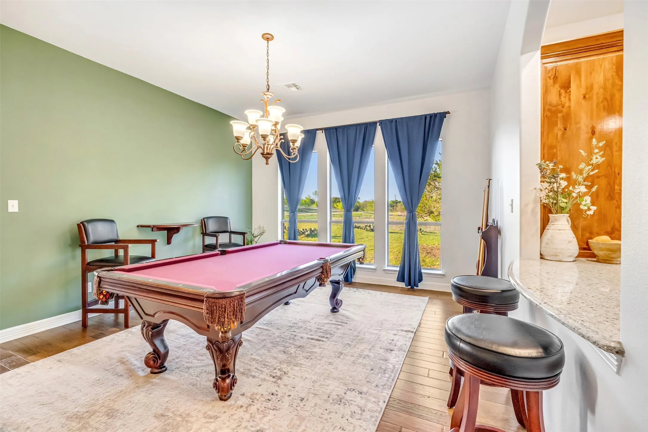 Single Family Residence For Sale in Hill County , 42176 Augusta Drive, Whitney, Texas 76692, 4 Bedroom, 3 Bathroom, 3 Garage spaces, 3,594 Sqft, built in 2010, Preowned, mls#21229532, Real Estate Agent in Whitney, Homes For Sale in Hill county, Homes For Sale in Whitney, Realtor in Whitney Texas, Real Estate Brokerage Independent Realty Texas, Luminita Cordes Realtor