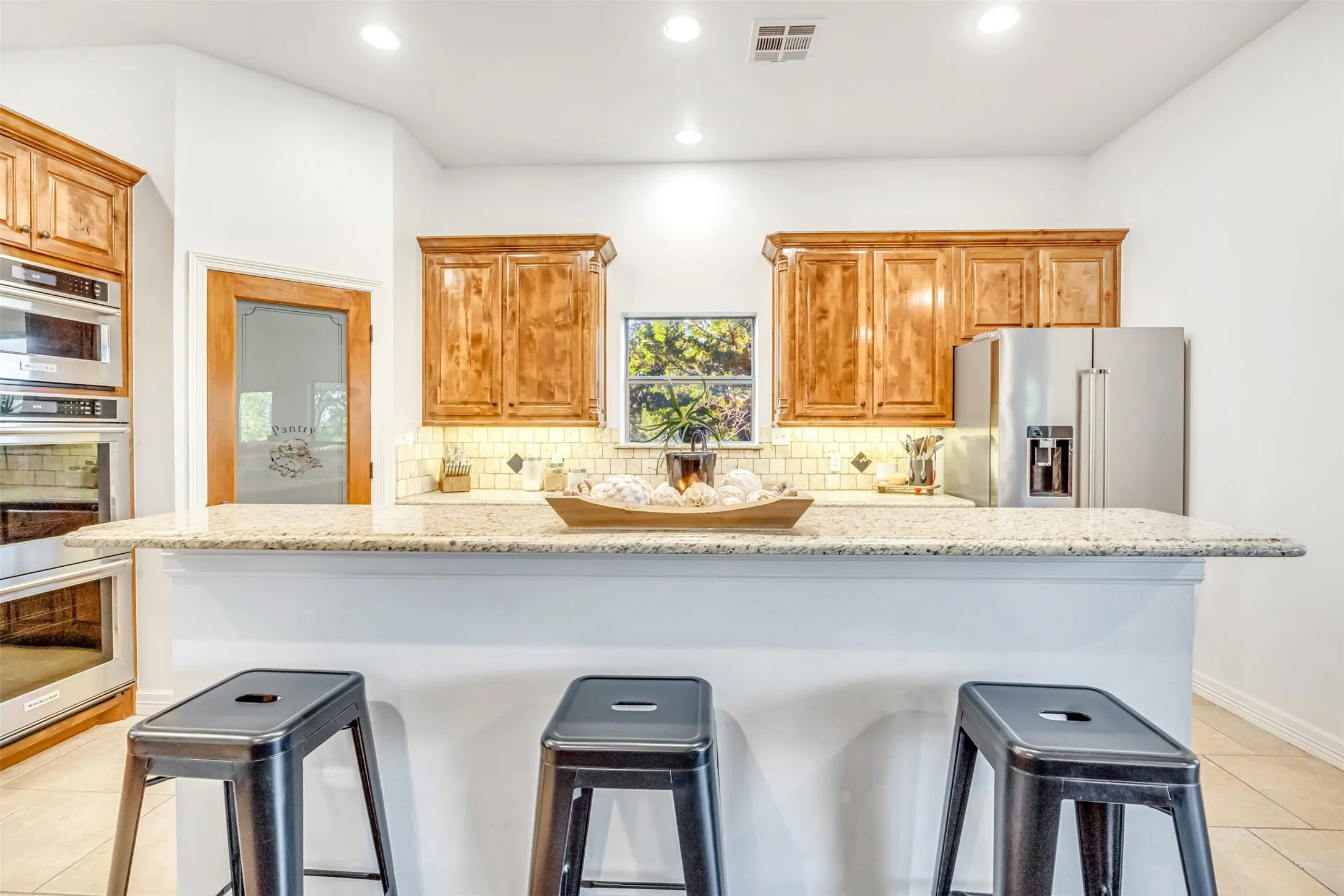 Single Family Residence For Sale in Hill County , 42176 Augusta Drive, Whitney, Texas 76692, 4 Bedroom, 3 Bathroom, 3 Garage spaces, 3,594 Sqft, built in 2010, Preowned, mls#21229532, Real Estate Agent in Whitney, Homes For Sale in Hill county, Homes For Sale in Whitney, Realtor in Whitney Texas, Real Estate Brokerage Independent Realty Texas, Luminita Cordes Realtor