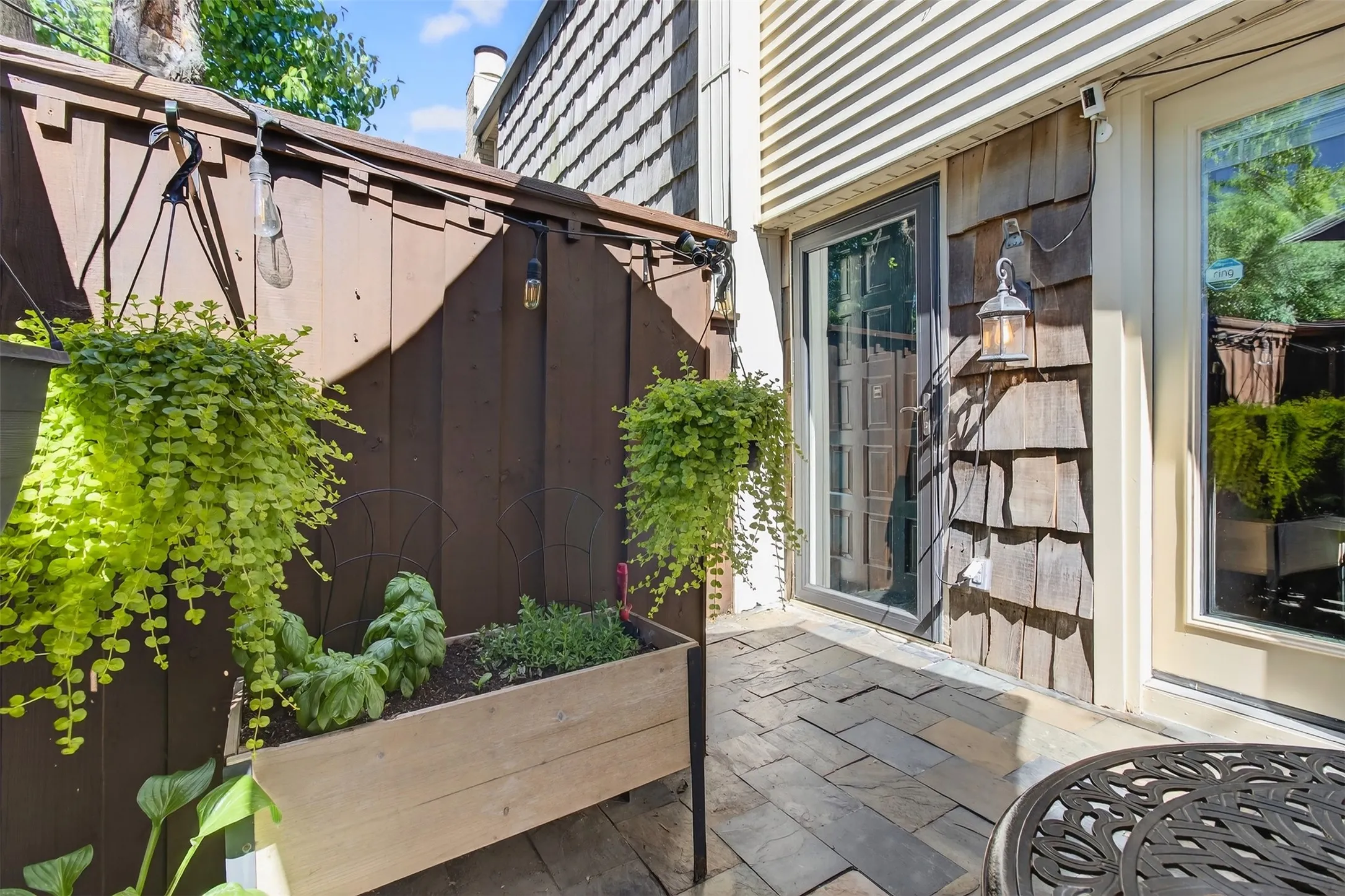 Condominium For Sale in Dallas County , 2702 Douglas Avenue 126, Dallas, Texas 75219, 2 Bedroom, 2 Bathroom, Garage spaces, 982 Sqft, built in 1966, Preowned, Price $230,000, mls#21229445, Real Estate Agent in Dallas, Homes For Sale in Dallas county, Homes For Sale in Dallas, Realtor in Dallas Texas, Real Estate Brokerage Independent Realty Texas, Luminita Cordes Realtor