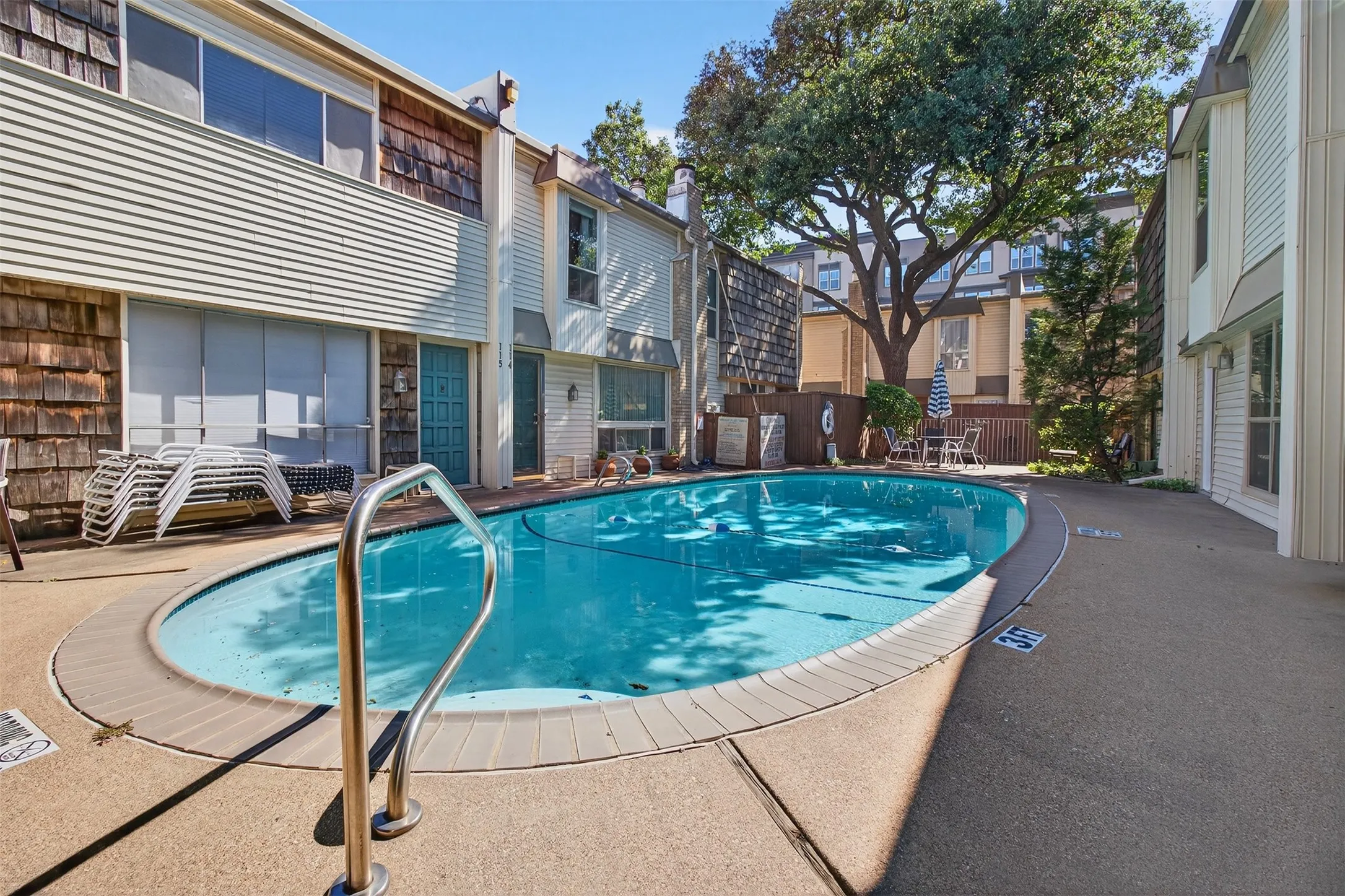 Condominium For Sale in Dallas County , 2702 Douglas Avenue 126, Dallas, Texas 75219, 2 Bedroom, 2 Bathroom, Garage spaces, 982 Sqft, built in 1966, Preowned, Price $230,000, mls#21229445, Real Estate Agent in Dallas, Homes For Sale in Dallas county, Homes For Sale in Dallas, Realtor in Dallas Texas, Real Estate Brokerage Independent Realty Texas, Luminita Cordes Realtor