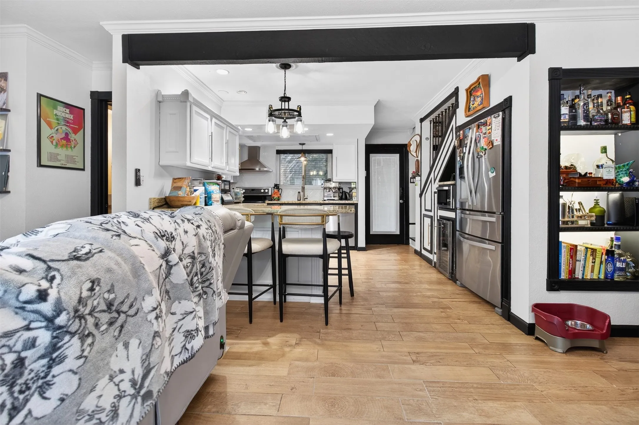 Condominium For Sale in Dallas County , 2702 Douglas Avenue 126, Dallas, Texas 75219, 2 Bedroom, 2 Bathroom, Garage spaces, 982 Sqft, built in 1966, Preowned, Price $230,000, mls#21229445, Real Estate Agent in Dallas, Homes For Sale in Dallas county, Homes For Sale in Dallas, Realtor in Dallas Texas, Real Estate Brokerage Independent Realty Texas, Luminita Cordes Realtor