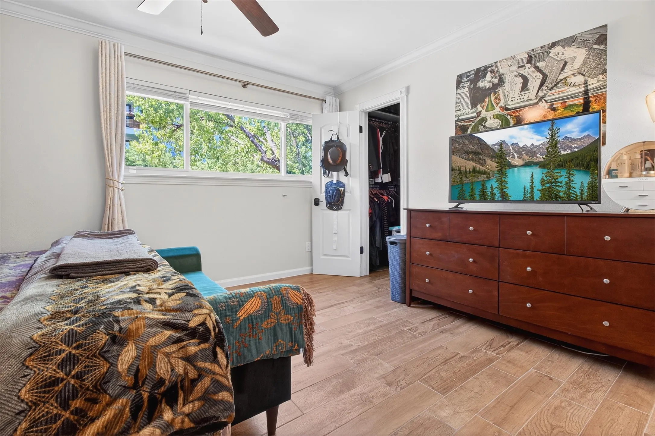 Condominium For Sale in Dallas County , 2702 Douglas Avenue 126, Dallas, Texas 75219, 2 Bedroom, 2 Bathroom, Garage spaces, 982 Sqft, built in 1966, Preowned, Price $230,000, mls#21229445, Real Estate Agent in Dallas, Homes For Sale in Dallas county, Homes For Sale in Dallas, Realtor in Dallas Texas, Real Estate Brokerage Independent Realty Texas, Luminita Cordes Realtor