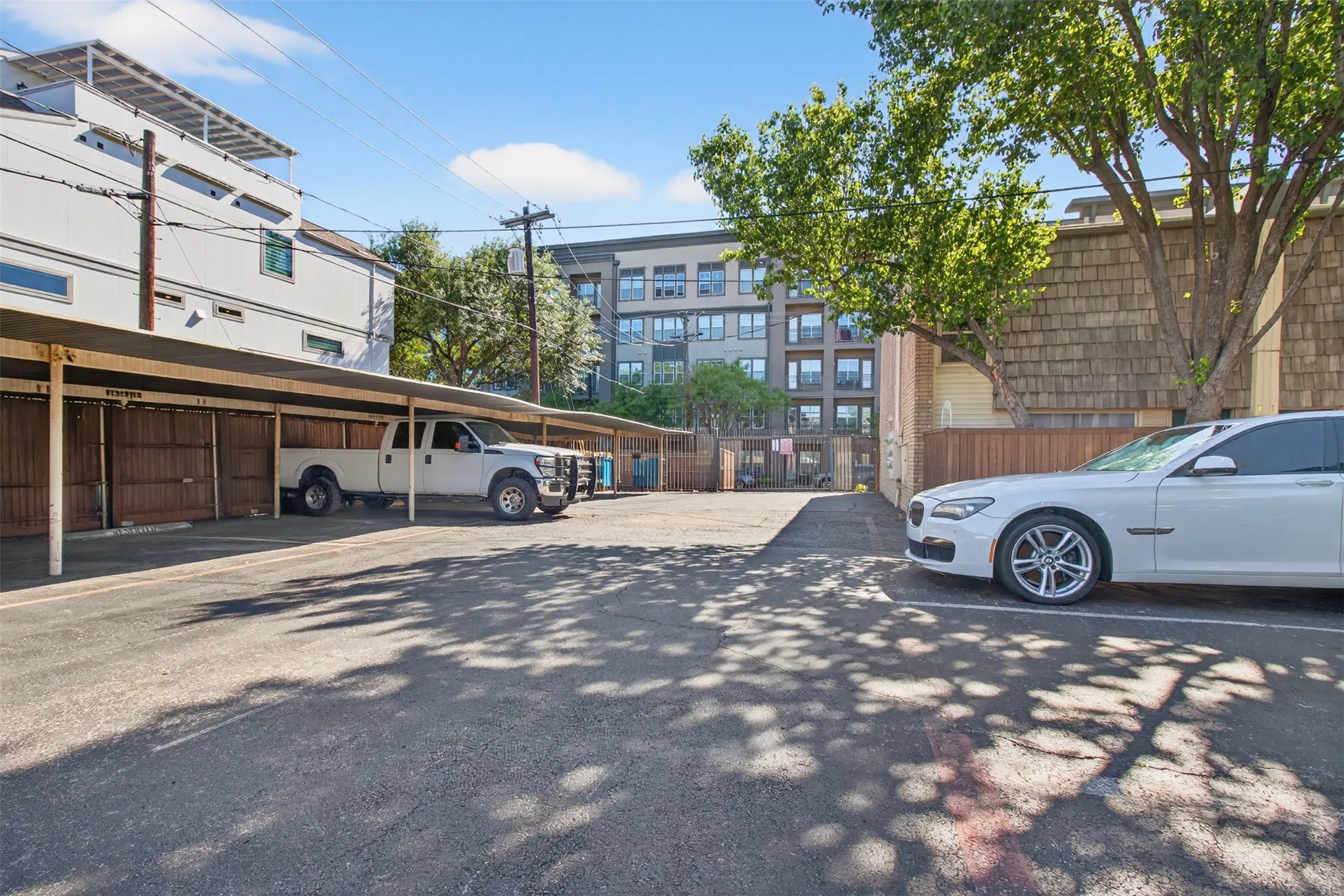 Condominium For Sale in Dallas County , 2702 Douglas Avenue 126, Dallas, Texas 75219, 2 Bedroom, 2 Bathroom, Garage spaces, 982 Sqft, built in 1966, Preowned, Price $230,000, mls#21229445, Real Estate Agent in Dallas, Homes For Sale in Dallas county, Homes For Sale in Dallas, Realtor in Dallas Texas, Real Estate Brokerage Independent Realty Texas, Luminita Cordes Realtor
