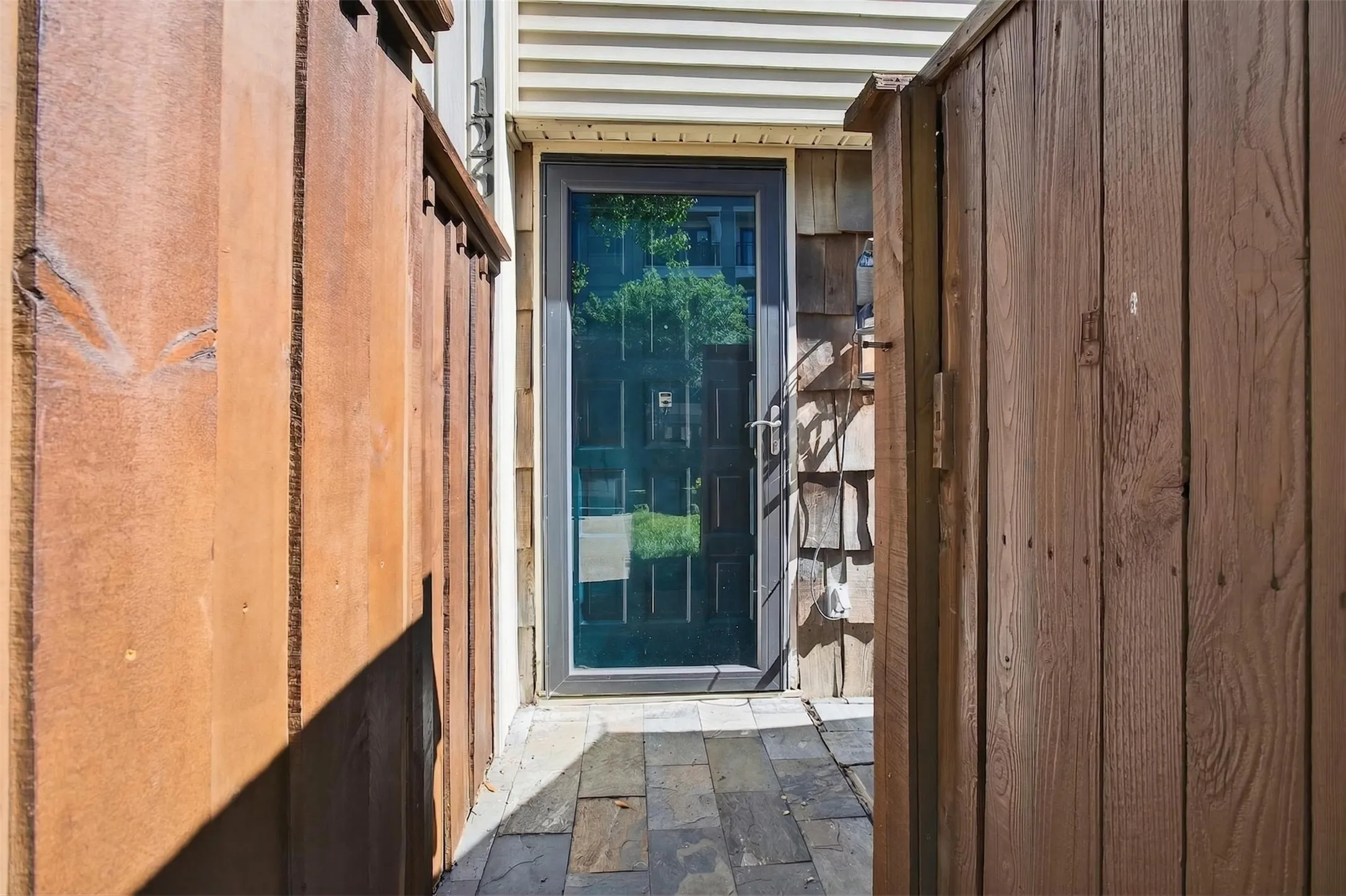 Condominium For Sale in Dallas County , 2702 Douglas Avenue 126, Dallas, Texas 75219, 2 Bedroom, 2 Bathroom, Garage spaces, 982 Sqft, built in 1966, Preowned, Price $230,000, mls#21229445, Real Estate Agent in Dallas, Homes For Sale in Dallas county, Homes For Sale in Dallas, Realtor in Dallas Texas, Real Estate Brokerage Independent Realty Texas, Luminita Cordes Realtor