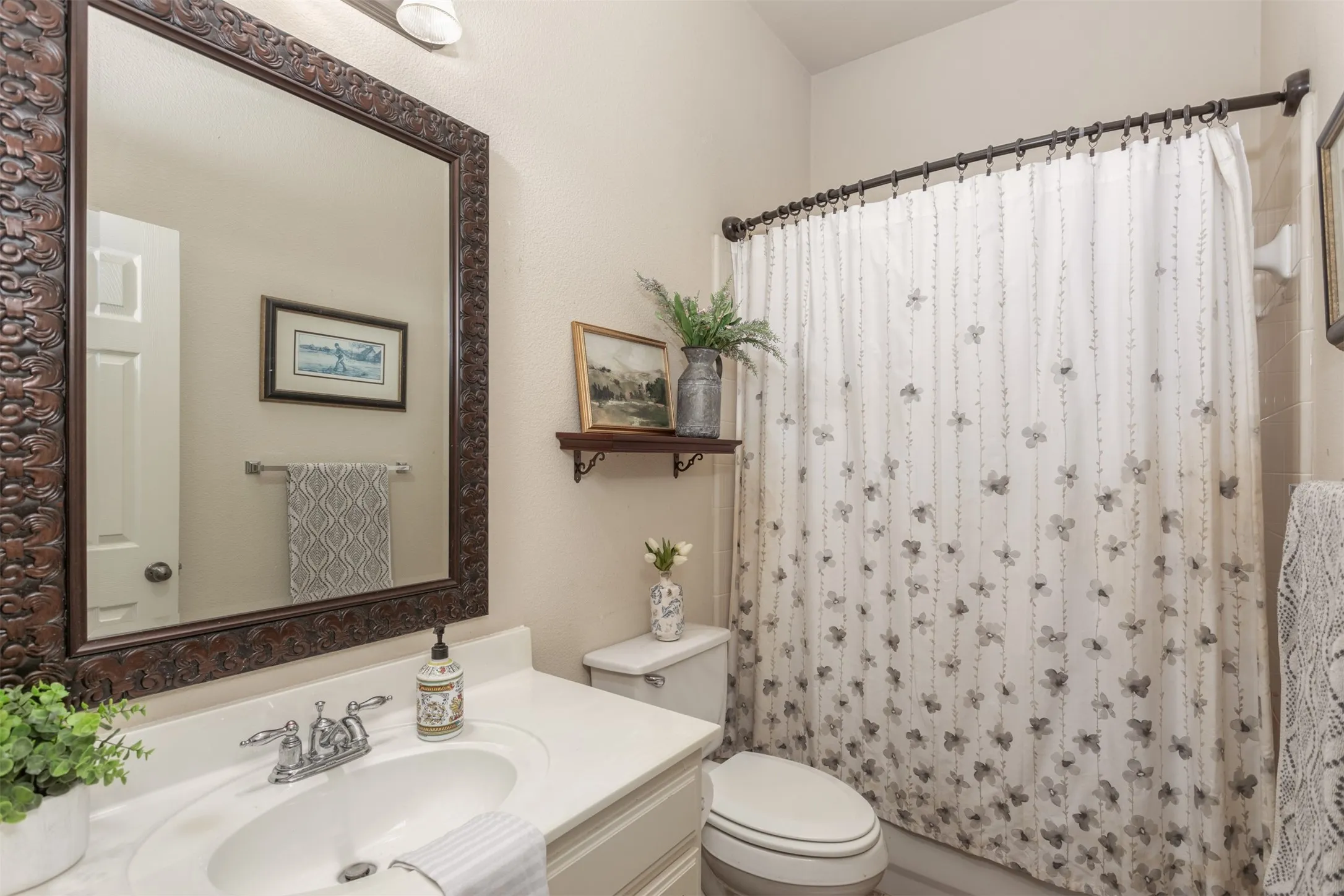 A downstairs bathroom located next to the downstairs bedroom and great for guests to use!