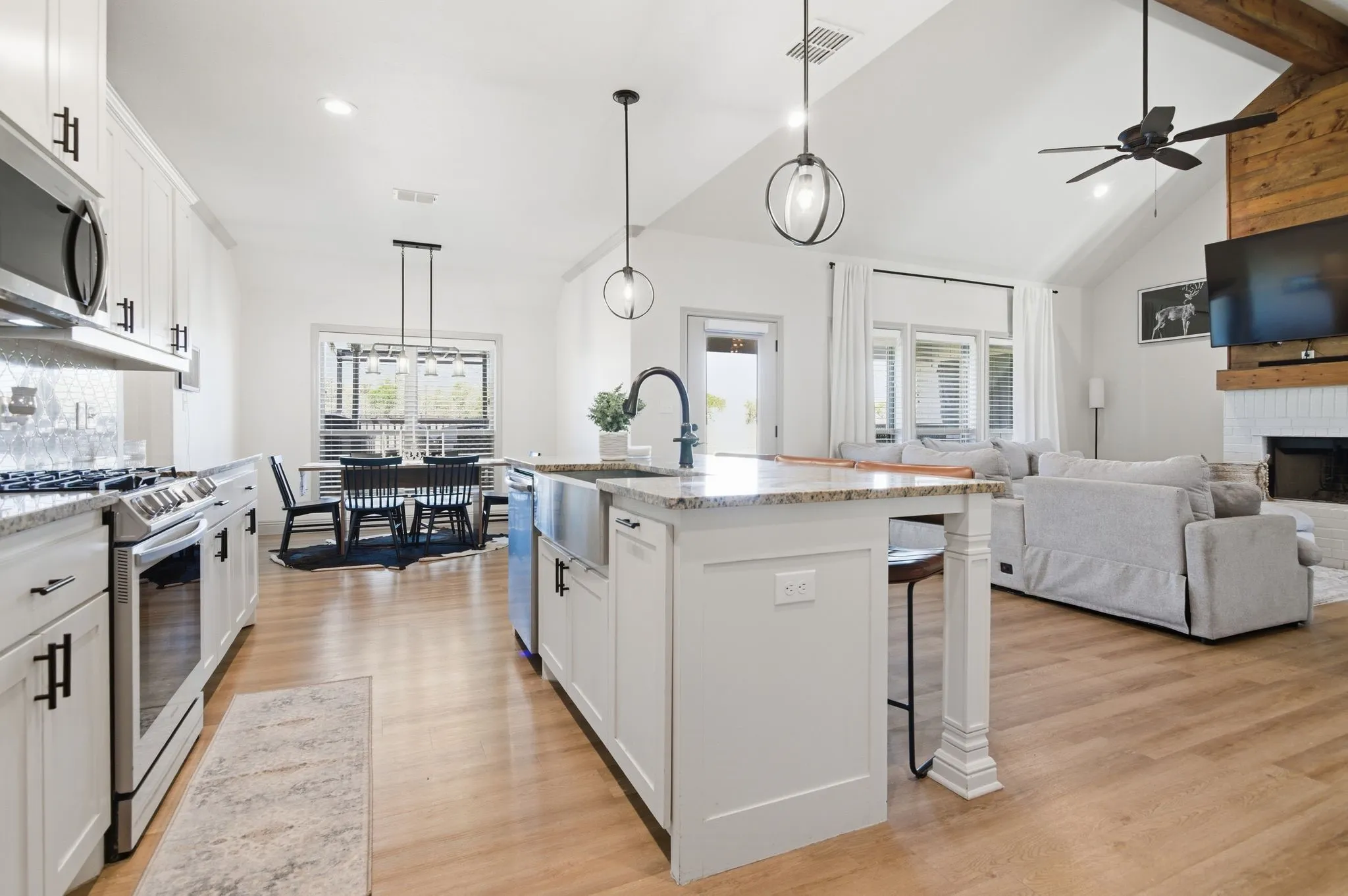 Single Family Residence For Sale in Parker County , 185 Stanley Lane, Poolville, Texas 76487, 4 Bedroom, 2 Bathroom, 2 Garage spaces, 2,100 Sqft, built in 2023, Preowned, mls#21225948, Real Estate Agent in Poolville, Homes For Sale in Parker county, Homes For Sale in Poolville, Realtor in Poolville Texas, Real Estate Brokerage Independent Realty Texas, Luminita Cordes Realtor
