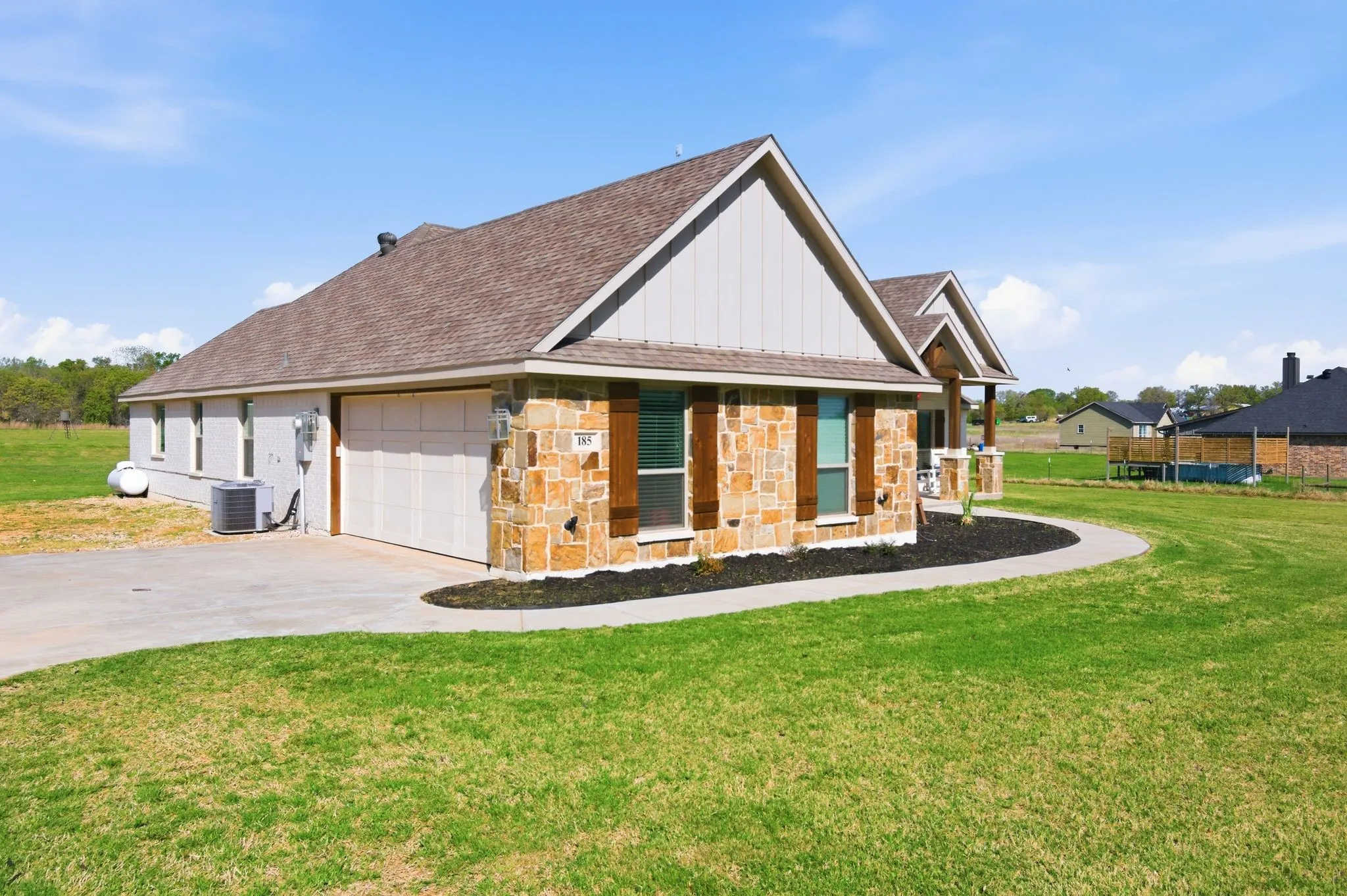 Single Family Residence For Sale in Parker County , 185 Stanley Lane, Poolville, Texas 76487, 4 Bedroom, 2 Bathroom, 2 Garage spaces, 2,100 Sqft, built in 2023, Preowned, mls#21225948, Real Estate Agent in Poolville, Homes For Sale in Parker county, Homes For Sale in Poolville, Realtor in Poolville Texas, Real Estate Brokerage Independent Realty Texas, Luminita Cordes Realtor