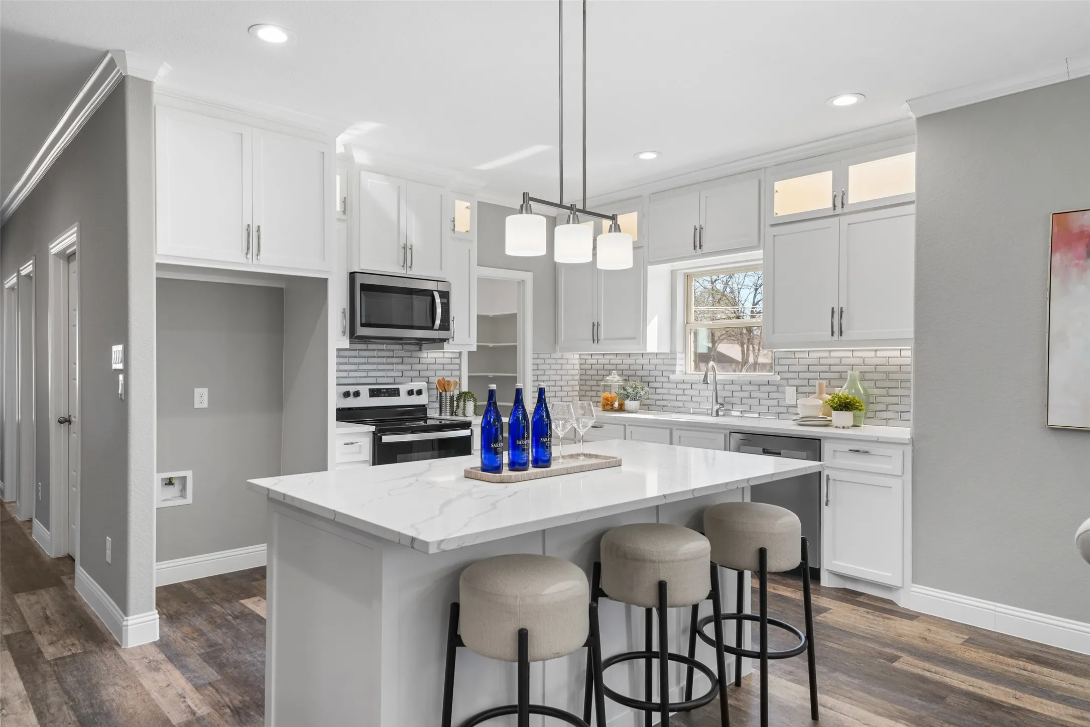 Single Family Residence For Sale in Henderson County , 639 Legendary Lane, Gun Barrel City, Texas 75156, 5 Bedroom, 3 Bathroom, 2 Garage spaces, 2,547 Sqft, built in 2022, Preowned, mls#21227717, Real Estate Agent in Gun Barrel City, Homes For Sale in Henderson county, Homes For Sale in Gun Barrel City, Realtor in Gun Barrel City Texas, Real Estate Brokerage Independent Realty Texas, Luminita Cordes Realtor