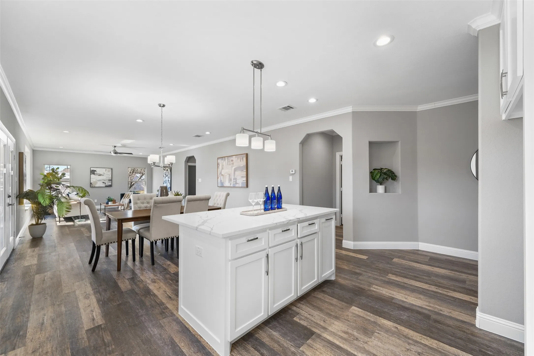 Single Family Residence For Sale in Henderson County , 639 Legendary Lane, Gun Barrel City, Texas 75156, 5 Bedroom, 3 Bathroom, 2 Garage spaces, 2,547 Sqft, built in 2022, Preowned, mls#21227717, Real Estate Agent in Gun Barrel City, Homes For Sale in Henderson county, Homes For Sale in Gun Barrel City, Realtor in Gun Barrel City Texas, Real Estate Brokerage Independent Realty Texas, Luminita Cordes Realtor