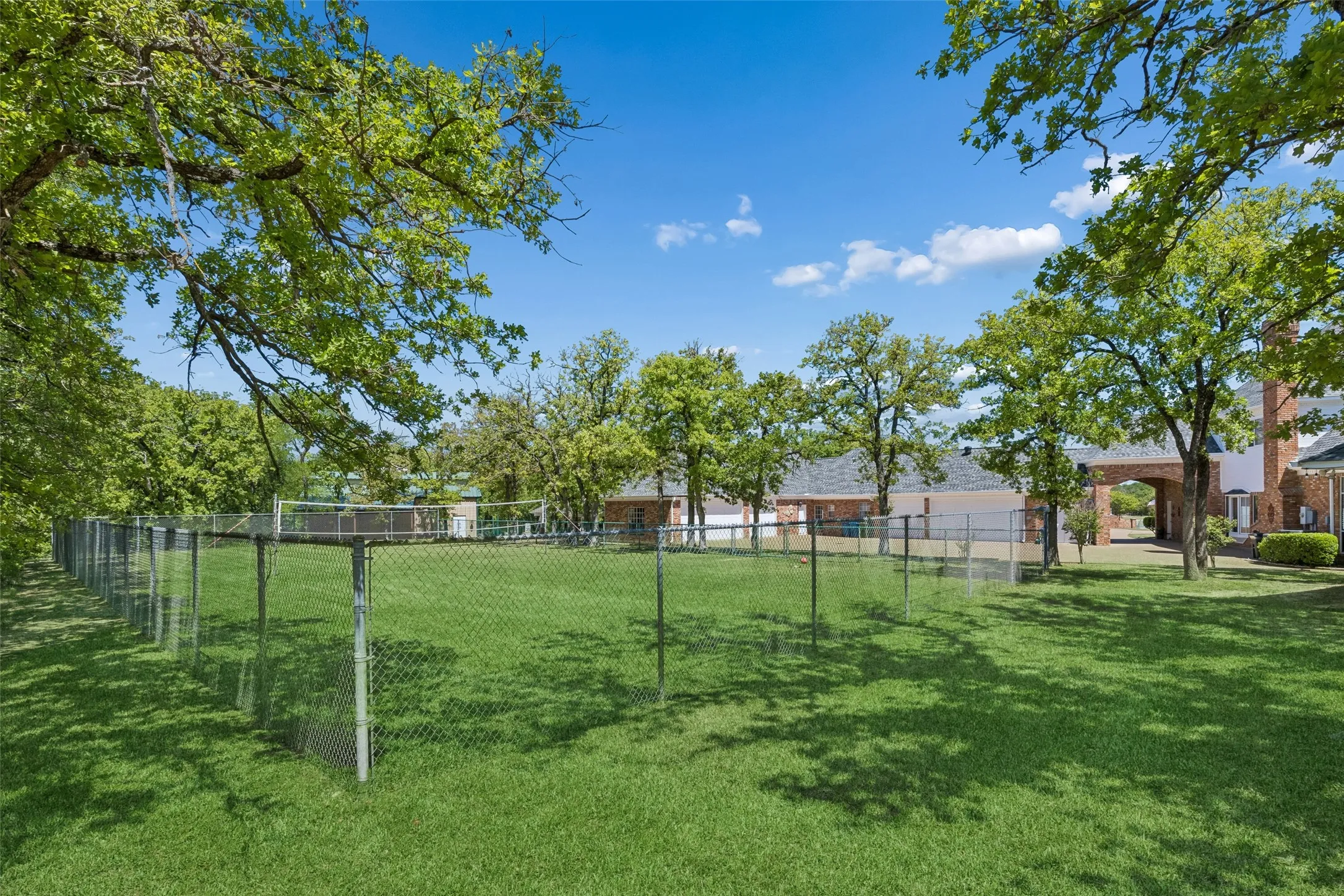 Single Family Residence For Sale in Denton County , 385 Meadow View Drive, Argyle, Texas 76226, 7 Bedroom, 8 Bathroom, 10 Garage spaces, 6,905 Sqft, built in 1989, Preowned, mls#21231988, Real Estate Agent in Argyle, Homes For Sale in Denton county, Homes For Sale in Argyle, Realtor in Argyle Texas, Real Estate Brokerage Independent Realty Texas, Luminita Cordes Realtor