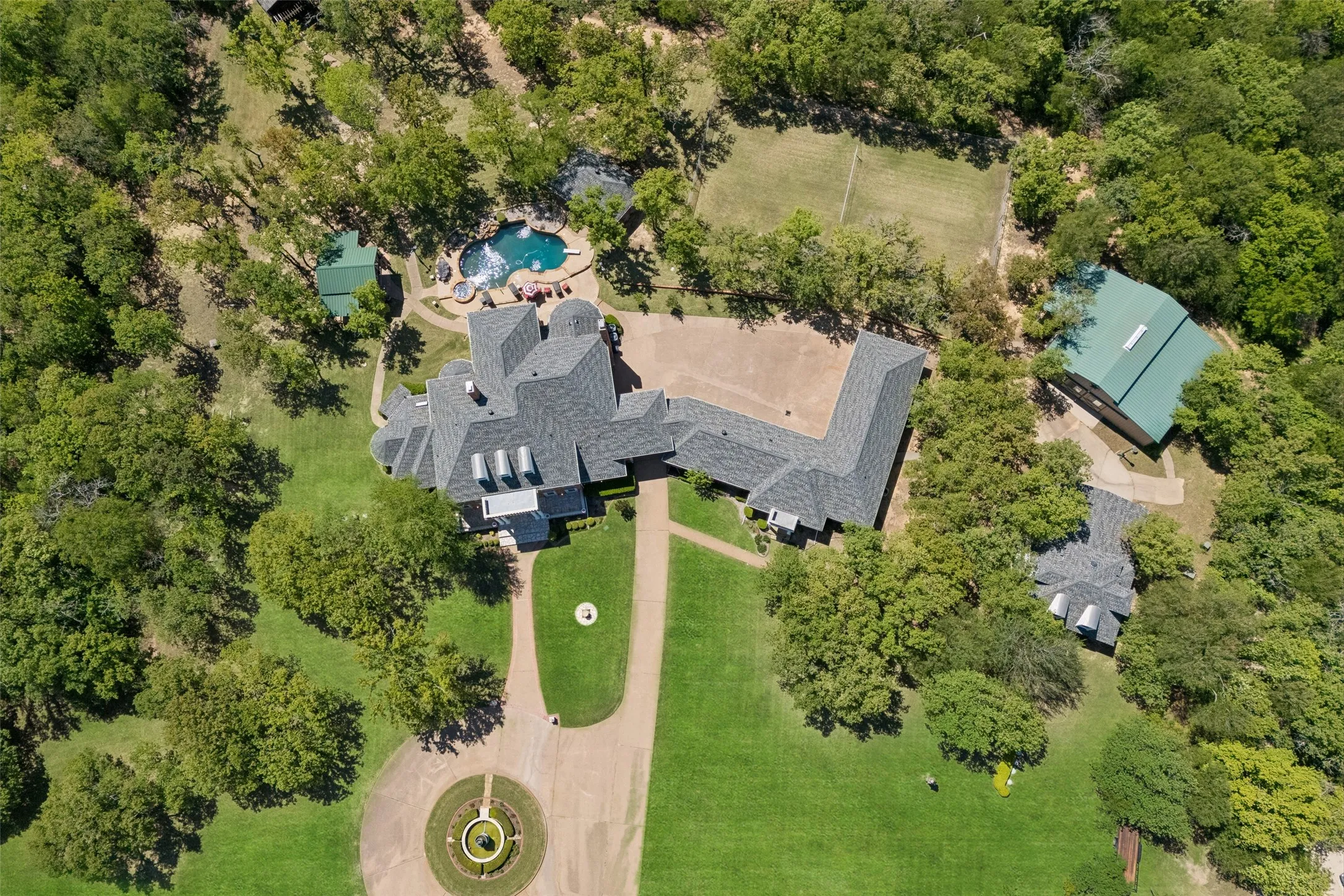 Single Family Residence For Sale in Denton County , 385 Meadow View Drive, Argyle, Texas 76226, 7 Bedroom, 8 Bathroom, 10 Garage spaces, 6,905 Sqft, built in 1989, Preowned, mls#21231988, Real Estate Agent in Argyle, Homes For Sale in Denton county, Homes For Sale in Argyle, Realtor in Argyle Texas, Real Estate Brokerage Independent Realty Texas, Luminita Cordes Realtor