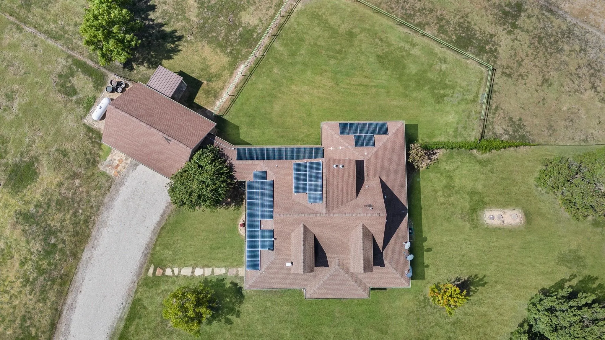 Farm For Sale in Fannin County , 23115 S State Highway 78, Leonard, Texas 75452, 3 Bedroom, 3 Bathroom, 2 Garage spaces, 3,151 Sqft, built in 2007, Preowned, Price $2,000,000, mls#21233737, Real Estate Agent in Leonard, Homes For Sale in Fannin county, Homes For Sale in Leonard, Realtor in Leonard Texas, Real Estate Brokerage Independent Realty Texas, Luminita Cordes Realtor