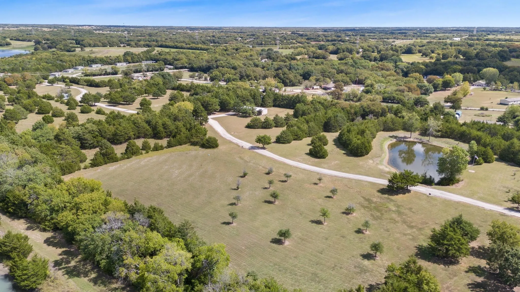 Farm For Sale in Fannin County , 23115 S State Highway 78, Leonard, Texas 75452, 3 Bedroom, 3 Bathroom, 2 Garage spaces, 3,151 Sqft, built in 2007, Preowned, Price $2,000,000, mls#21233737, Real Estate Agent in Leonard, Homes For Sale in Fannin county, Homes For Sale in Leonard, Realtor in Leonard Texas, Real Estate Brokerage Independent Realty Texas, Luminita Cordes Realtor