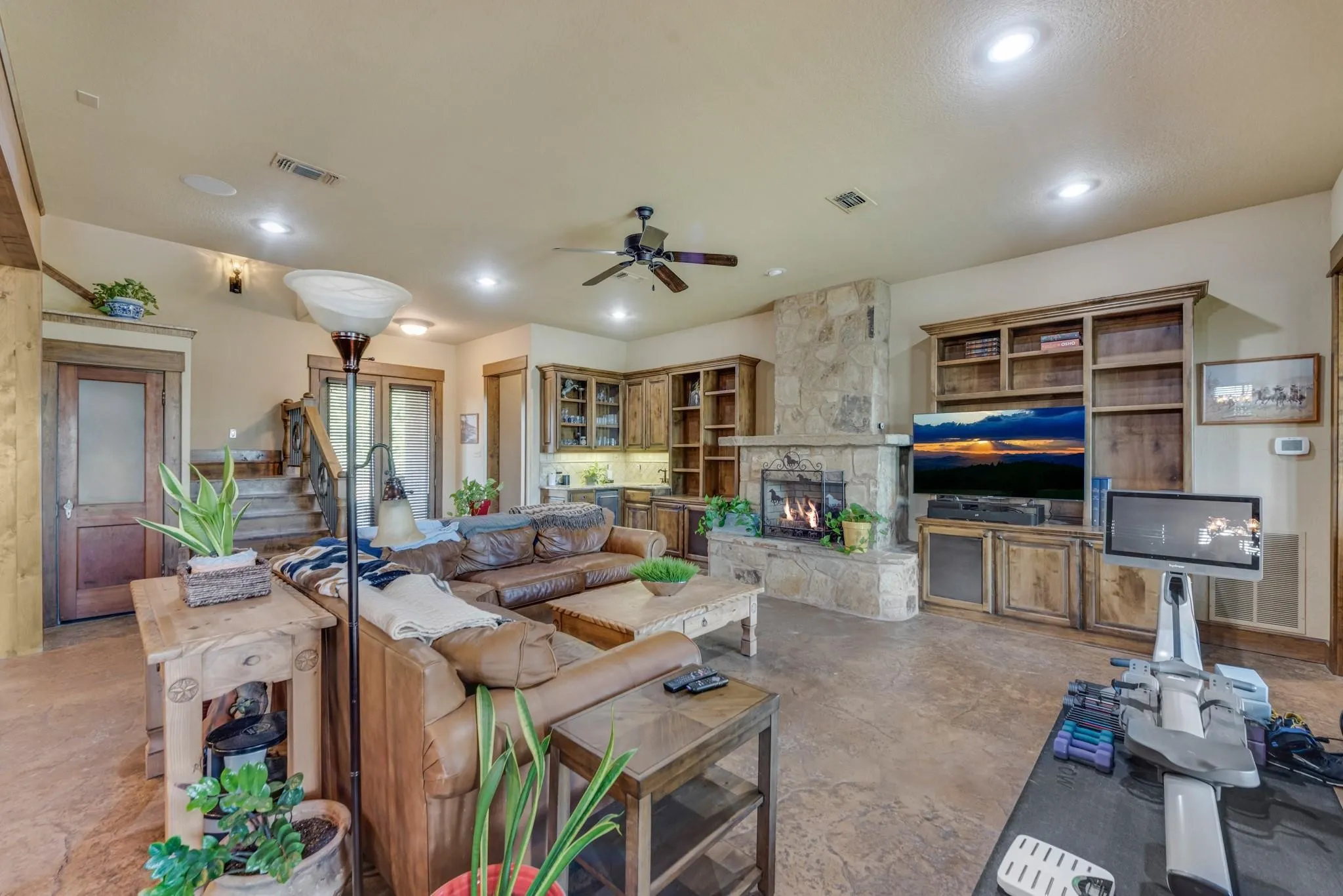Farm For Sale in Fannin County , 23115 S State Highway 78, Leonard, Texas 75452, 3 Bedroom, 3 Bathroom, 2 Garage spaces, 3,151 Sqft, built in 2007, Preowned, Price $2,000,000, mls#21233737, Real Estate Agent in Leonard, Homes For Sale in Fannin county, Homes For Sale in Leonard, Realtor in Leonard Texas, Real Estate Brokerage Independent Realty Texas, Luminita Cordes Realtor