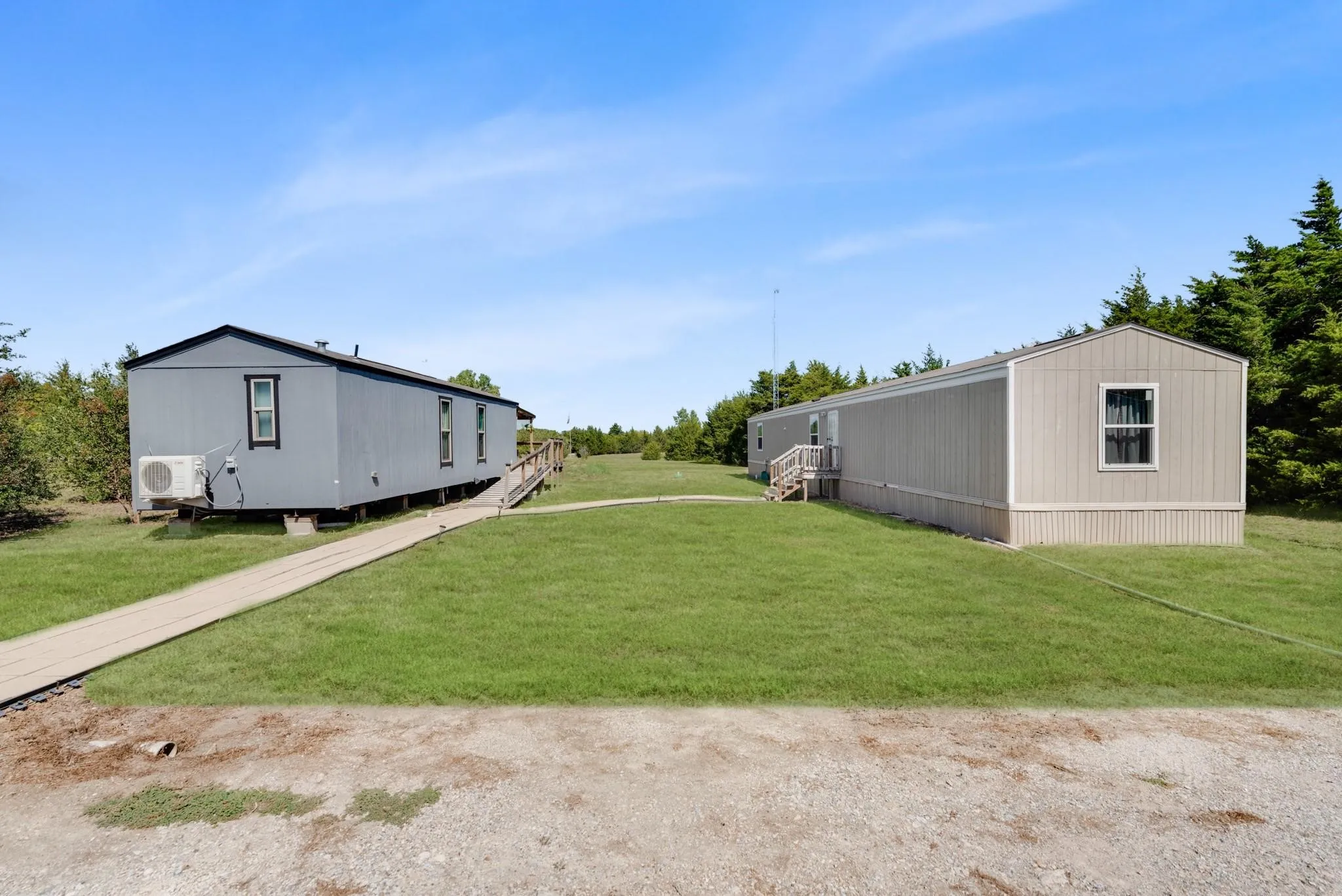 Farm For Sale in Fannin County , 23115 S State Highway 78, Leonard, Texas 75452, 3 Bedroom, 3 Bathroom, 2 Garage spaces, 3,151 Sqft, built in 2007, Preowned, Price $2,000,000, mls#21233737, Real Estate Agent in Leonard, Homes For Sale in Fannin county, Homes For Sale in Leonard, Realtor in Leonard Texas, Real Estate Brokerage Independent Realty Texas, Luminita Cordes Realtor