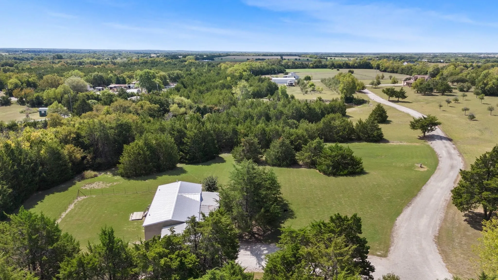 Farm For Sale in Fannin County , 23115 S State Highway 78, Leonard, Texas 75452, 3 Bedroom, 3 Bathroom, 2 Garage spaces, 3,151 Sqft, built in 2007, Preowned, Price $2,000,000, mls#21233737, Real Estate Agent in Leonard, Homes For Sale in Fannin county, Homes For Sale in Leonard, Realtor in Leonard Texas, Real Estate Brokerage Independent Realty Texas, Luminita Cordes Realtor
