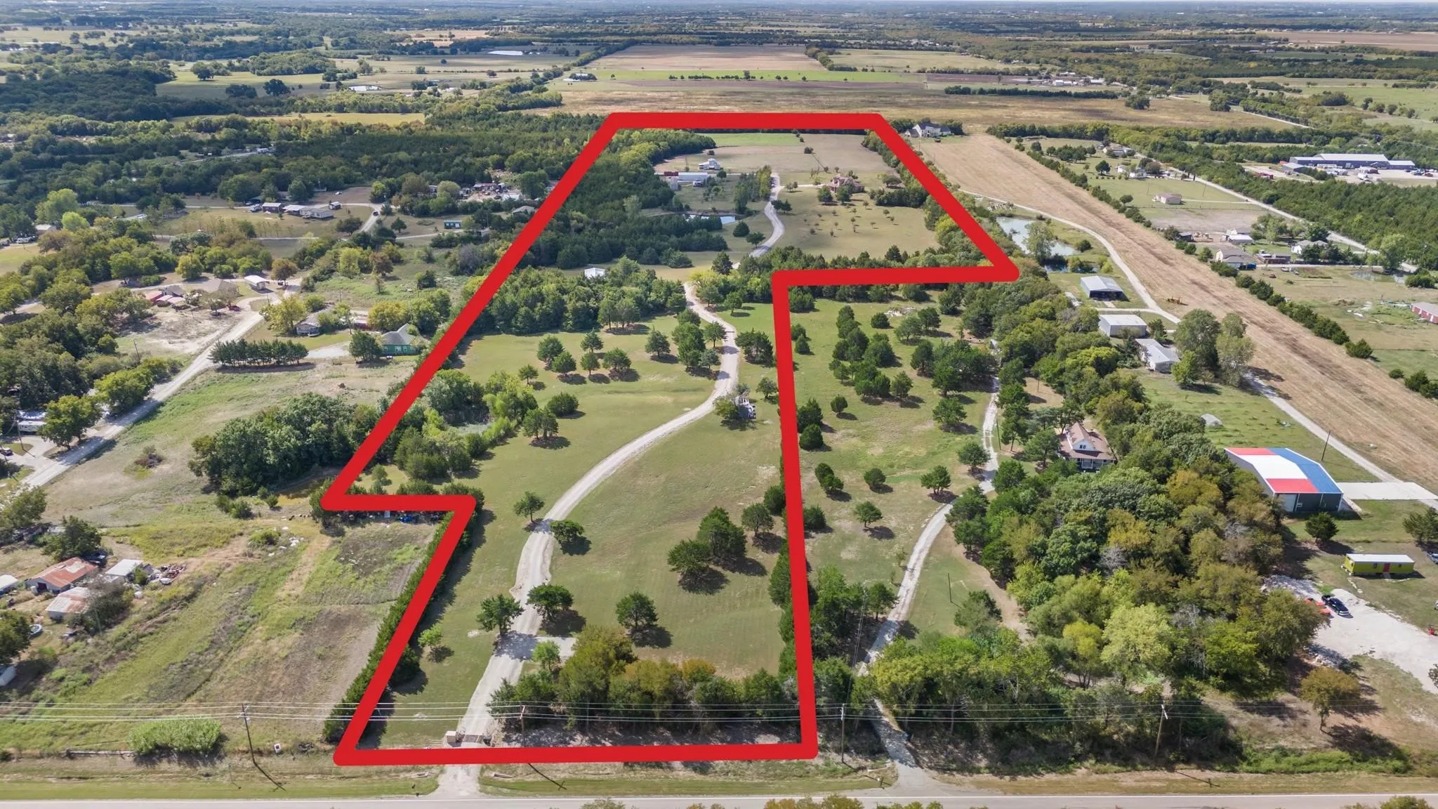 Farm For Sale in Fannin County , 23115 S State Highway 78, Leonard, Texas 75452, 3 Bedroom, 3 Bathroom, 2 Garage spaces, 3,151 Sqft, built in 2007, Preowned, Price $2,000,000, mls#21233737, Real Estate Agent in Leonard, Homes For Sale in Fannin county, Homes For Sale in Leonard, Realtor in Leonard Texas, Real Estate Brokerage Independent Realty Texas, Luminita Cordes Realtor