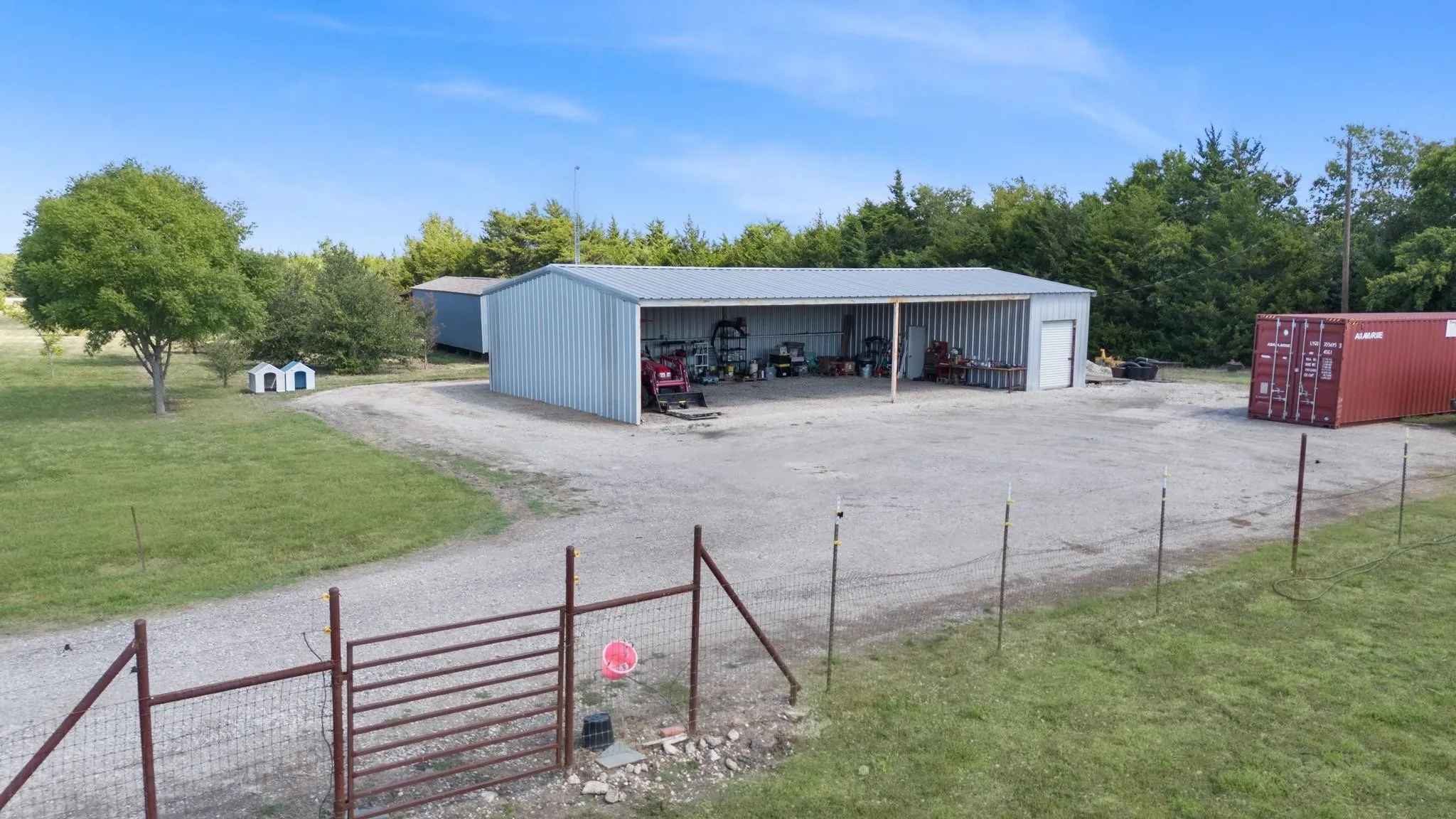 Farm For Sale in Fannin County , 23115 S State Highway 78, Leonard, Texas 75452, 3 Bedroom, 3 Bathroom, 2 Garage spaces, 3,151 Sqft, built in 2007, Preowned, Price $2,000,000, mls#21233737, Real Estate Agent in Leonard, Homes For Sale in Fannin county, Homes For Sale in Leonard, Realtor in Leonard Texas, Real Estate Brokerage Independent Realty Texas, Luminita Cordes Realtor