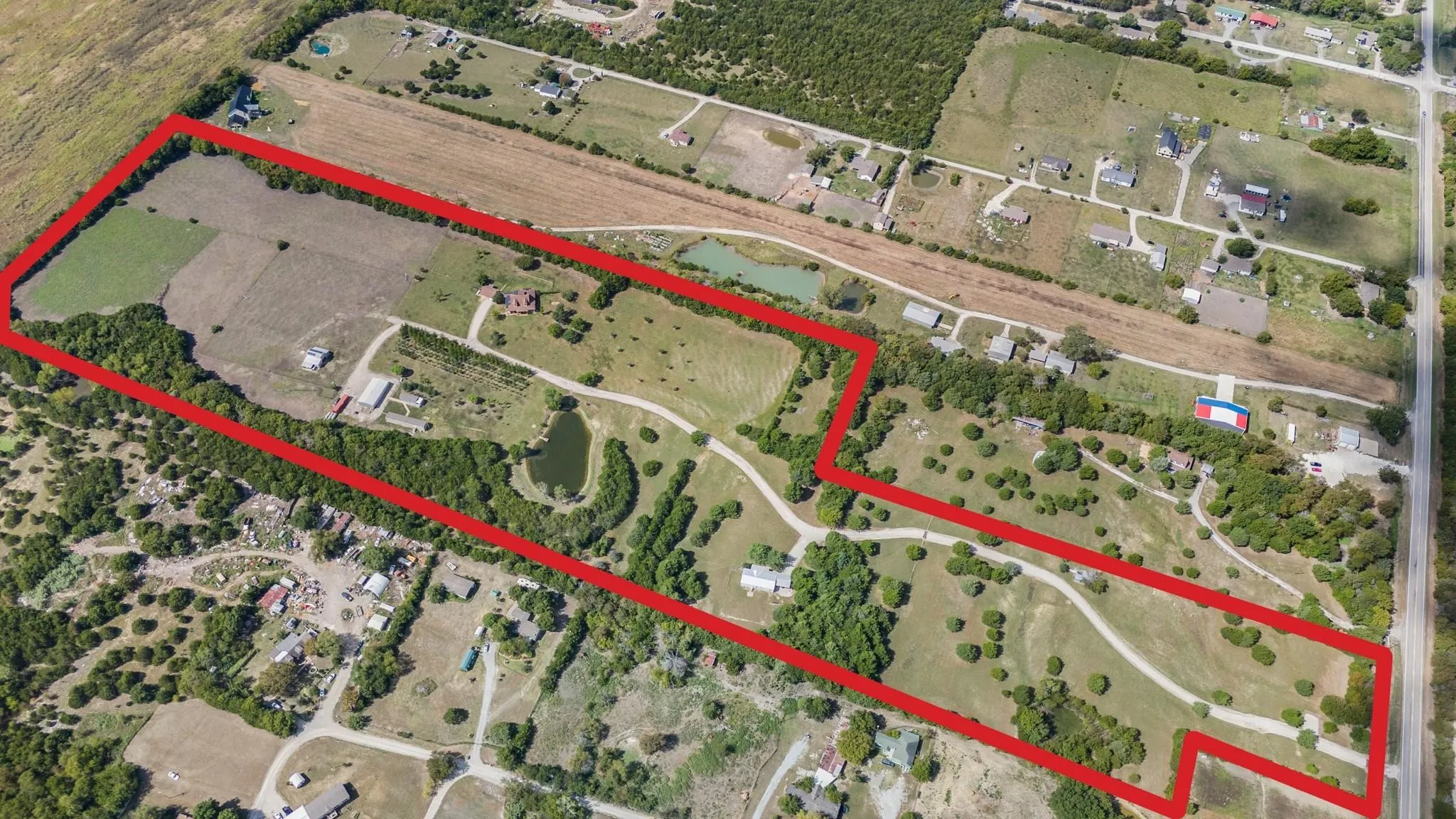 Farm For Sale in Fannin County , 23115 S State Highway 78, Leonard, Texas 75452, 3 Bedroom, 3 Bathroom, 2 Garage spaces, 3,151 Sqft, built in 2007, Preowned, Price $2,000,000, mls#21233737, Real Estate Agent in Leonard, Homes For Sale in Fannin county, Homes For Sale in Leonard, Realtor in Leonard Texas, Real Estate Brokerage Independent Realty Texas, Luminita Cordes Realtor
