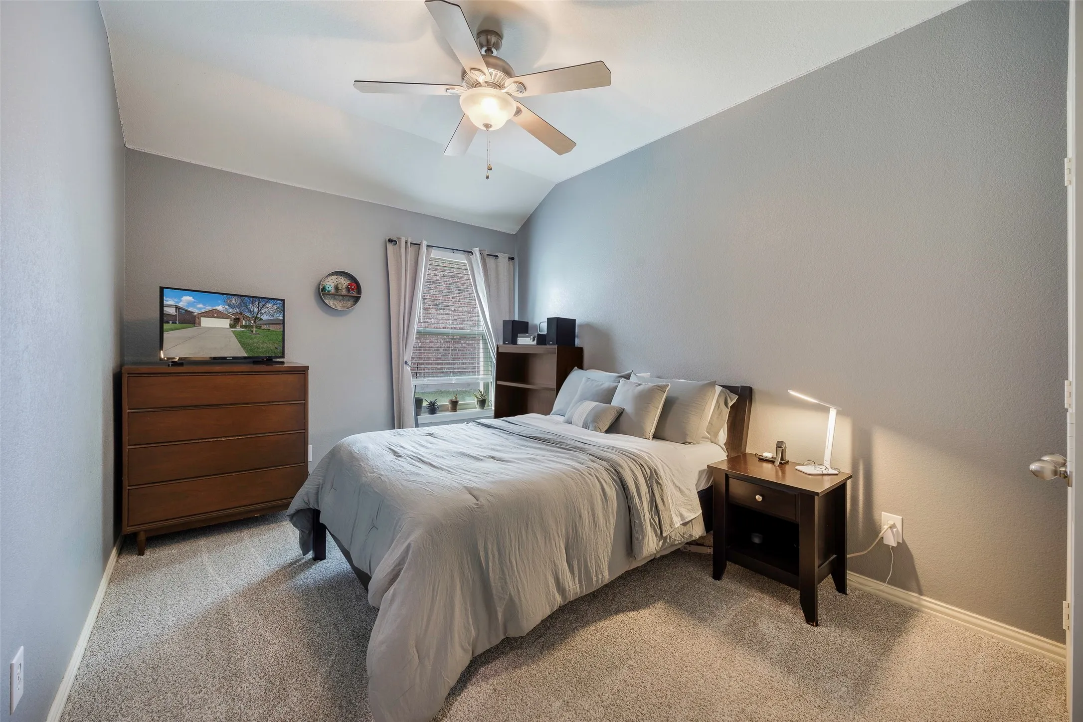 Single Family Residence For Sale in Collin County , 4400 Sycamore Road, Melissa, Texas 75454, 3 Bedroom, 2 Bathroom, 2 Garage spaces, 1,801 Sqft, built in 2007, Preowned, mls#21233748, Real Estate Agent in Melissa, Homes For Sale in Collin county, Homes For Sale in Melissa, Realtor in Melissa Texas, Real Estate Brokerage Independent Realty Texas, Luminita Cordes Realtor
