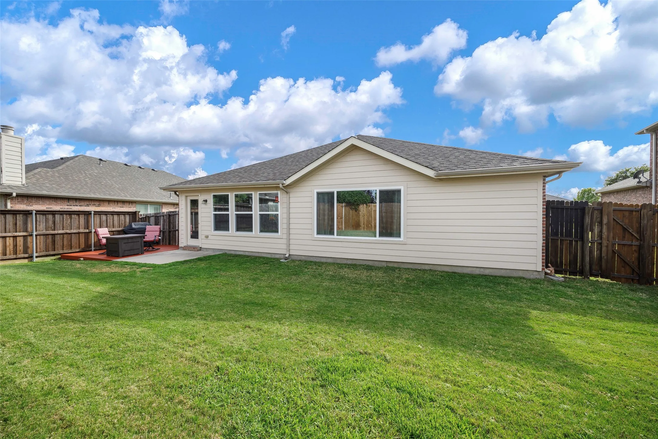 Single Family Residence For Sale in Collin County , 4400 Sycamore Road, Melissa, Texas 75454, 3 Bedroom, 2 Bathroom, 2 Garage spaces, 1,801 Sqft, built in 2007, Preowned, mls#21233748, Real Estate Agent in Melissa, Homes For Sale in Collin county, Homes For Sale in Melissa, Realtor in Melissa Texas, Real Estate Brokerage Independent Realty Texas, Luminita Cordes Realtor