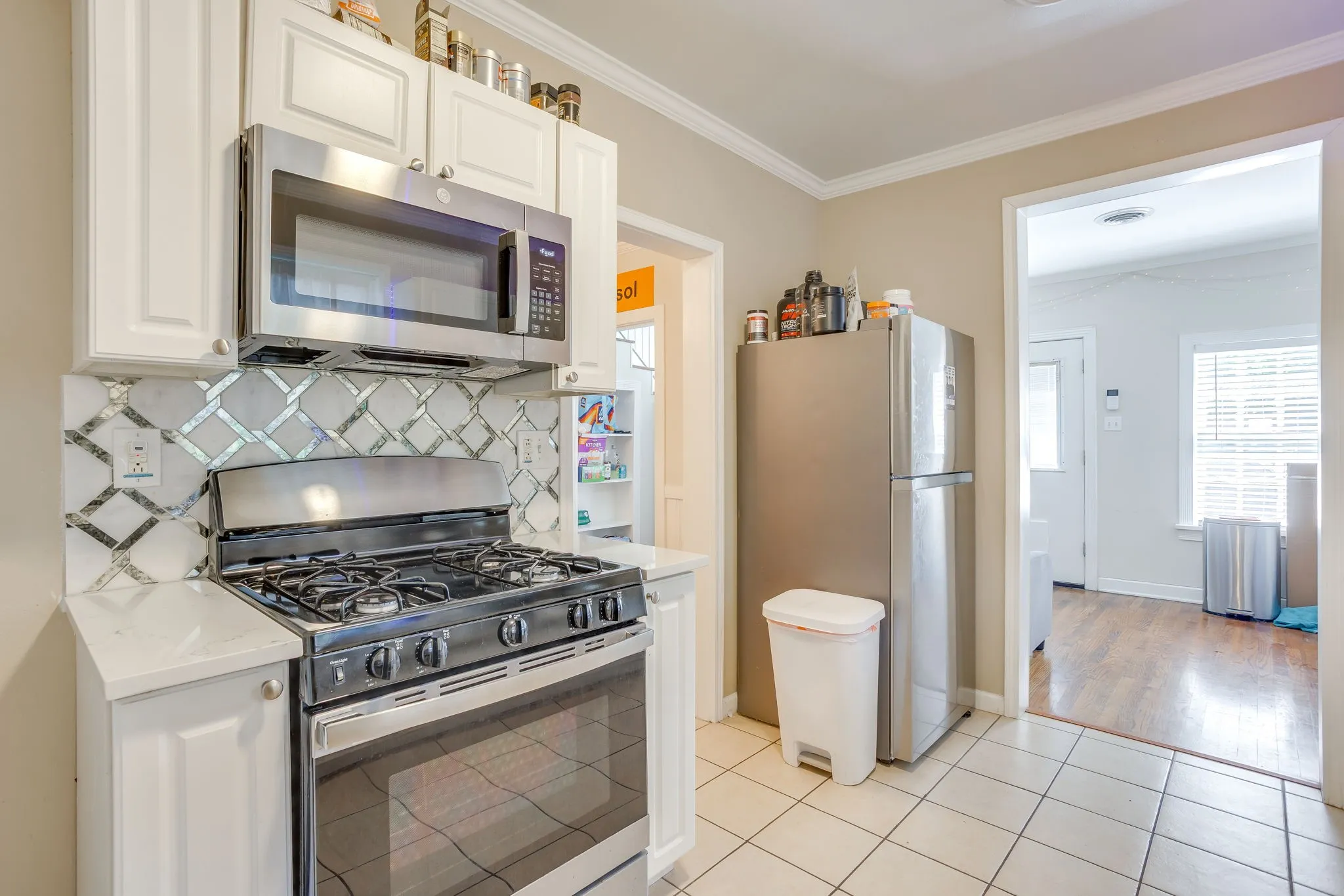 Single Family Residence For Rent in Tarrant County , 2809 Benbrook Boulevard, Fort Worth, Texas 76109, 4 Bedroom, 2 Bathroom, Garage spaces, 1,974 Sqft, built in 1938, Preowned, Price $5,000, mls#21232956, Real Estate Agent in Fort Worth, Homes For Rent in Tarrant county, Homes For Rent in Fort Worth, Realtor in Fort Worth Texas, Real Estate Brokerage Independent Realty Texas, Luminita Cordes Realtor