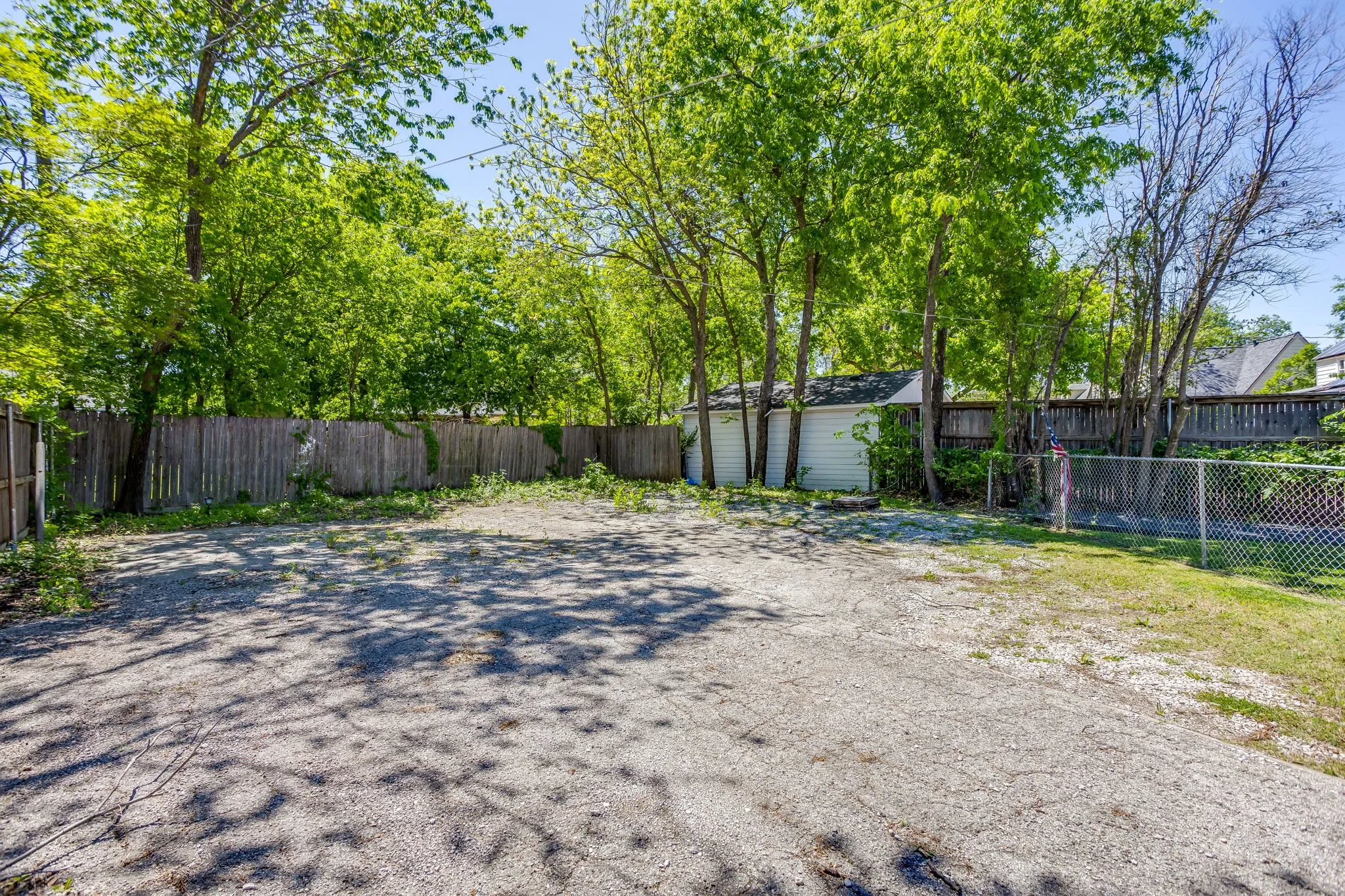Single Family Residence For Rent in Tarrant County , 2809 Benbrook Boulevard, Fort Worth, Texas 76109, 4 Bedroom, 2 Bathroom, Garage spaces, 1,974 Sqft, built in 1938, Preowned, Price $5,000, mls#21232956, Real Estate Agent in Fort Worth, Homes For Rent in Tarrant county, Homes For Rent in Fort Worth, Realtor in Fort Worth Texas, Real Estate Brokerage Independent Realty Texas, Luminita Cordes Realtor