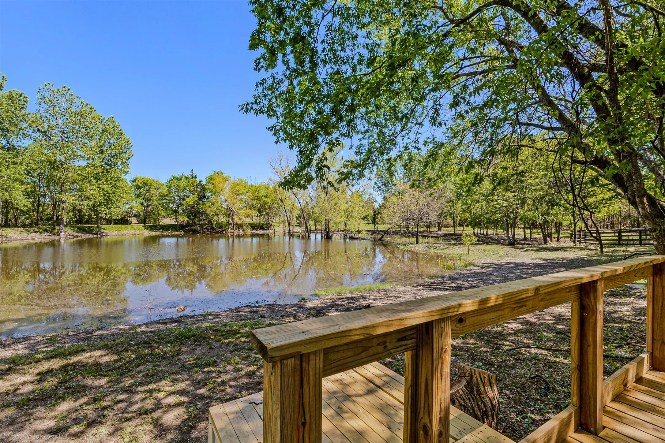 Single Family Residence For Sale in Fannin County , 1111 Fm 151, Trenton, Texas 75490, 2 Bedroom, 2 Bathroom, 2 Garage spaces, 1,104 Sqft, built in 2016, mls#21233636, Real Estate Agent in Trenton, Homes For Sale in Fannin county, Homes For Sale in Trenton, Realtor in Trenton Texas, Real Estate Brokerage Independent Realty Texas, Luminita Cordes Realtor