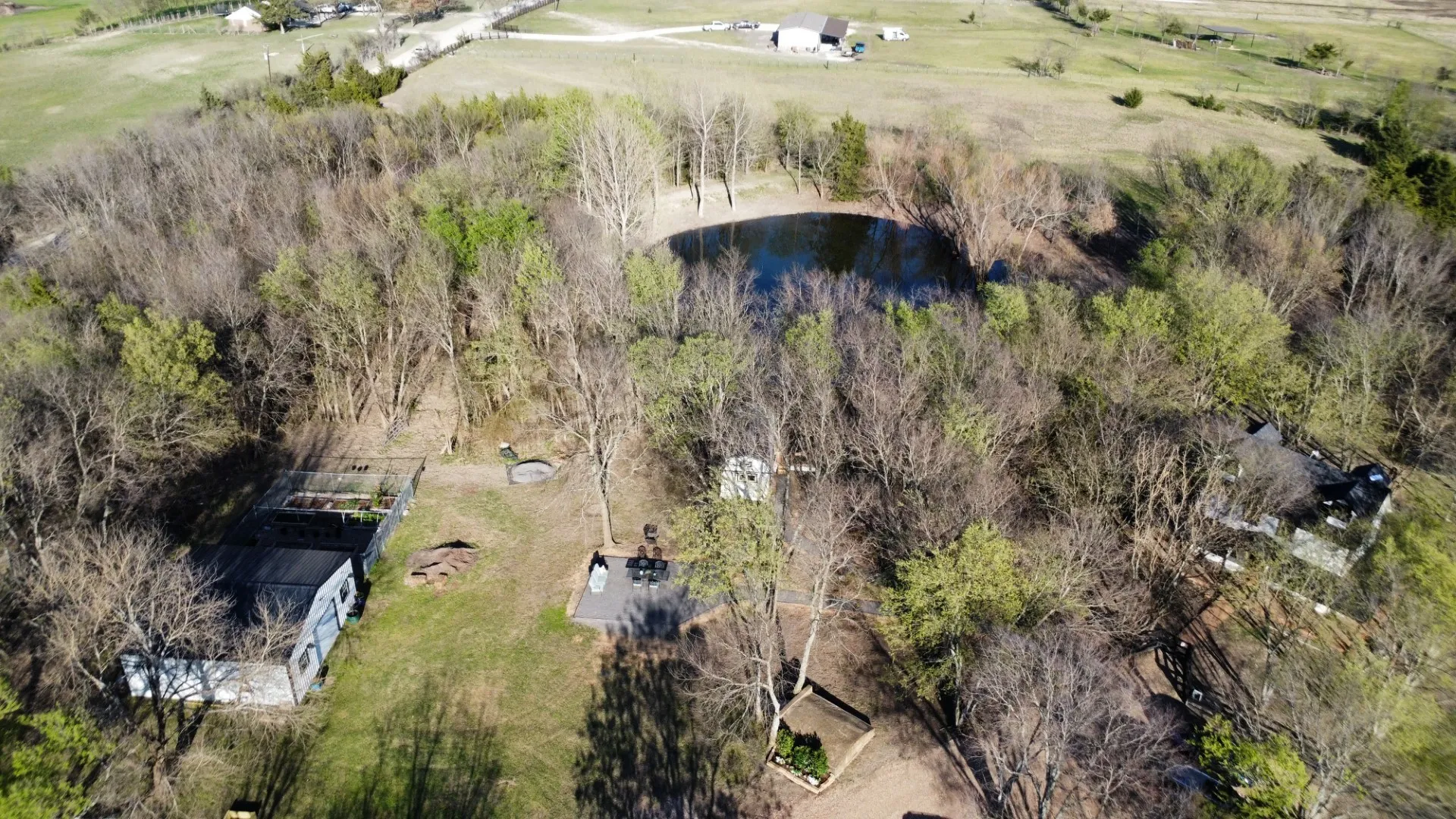 Single Family Residence For Sale in Fannin County , 1111 Fm 151, Trenton, Texas 75490, 2 Bedroom, 2 Bathroom, 2 Garage spaces, 1,104 Sqft, built in 2016, mls#21233636, Real Estate Agent in Trenton, Homes For Sale in Fannin county, Homes For Sale in Trenton, Realtor in Trenton Texas, Real Estate Brokerage Independent Realty Texas, Luminita Cordes Realtor