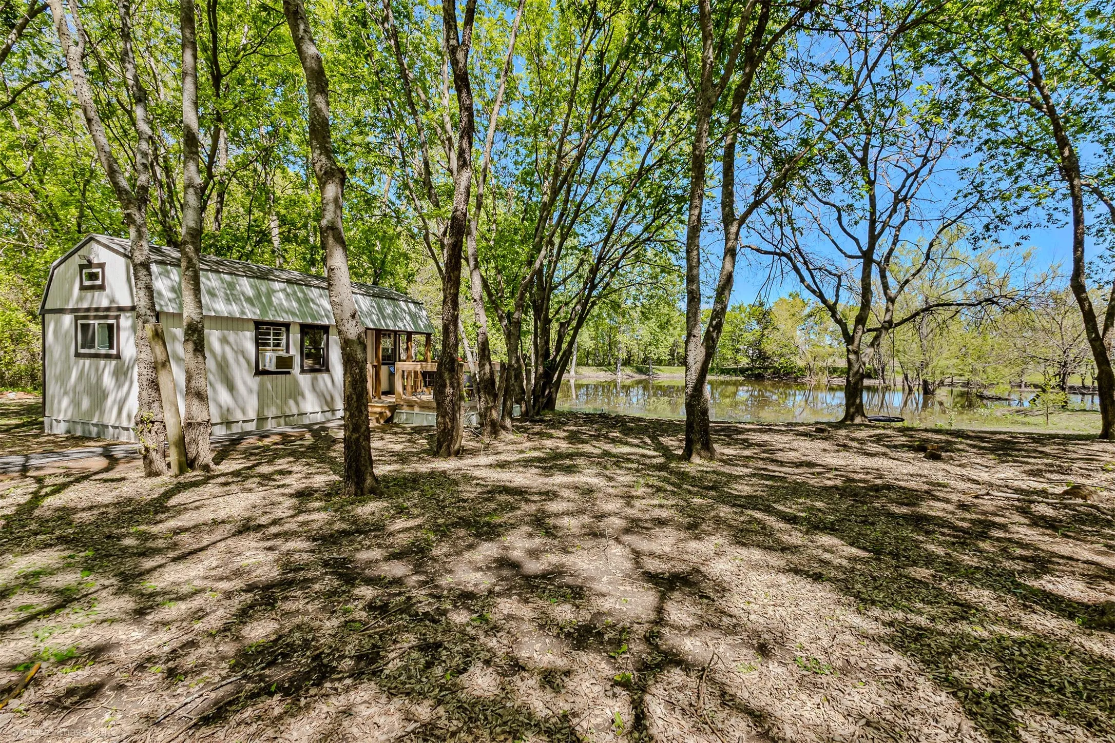 Single Family Residence For Sale in Fannin County , 1111 Fm 151, Trenton, Texas 75490, 2 Bedroom, 2 Bathroom, 2 Garage spaces, 1,104 Sqft, built in 2016, mls#21233636, Real Estate Agent in Trenton, Homes For Sale in Fannin county, Homes For Sale in Trenton, Realtor in Trenton Texas, Real Estate Brokerage Independent Realty Texas, Luminita Cordes Realtor