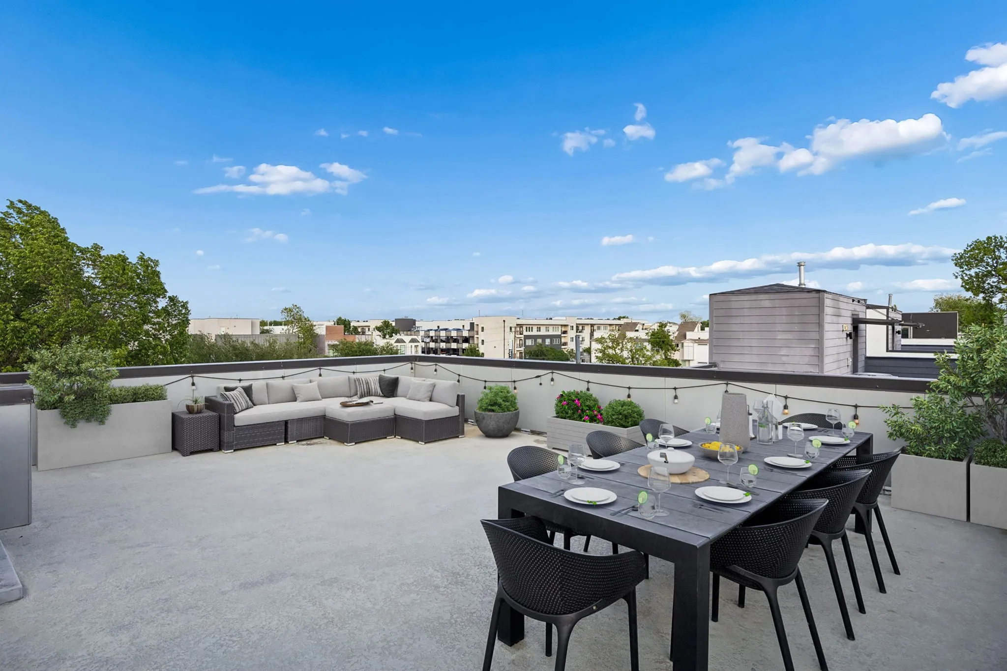 Rooftop Deck Panoramic views