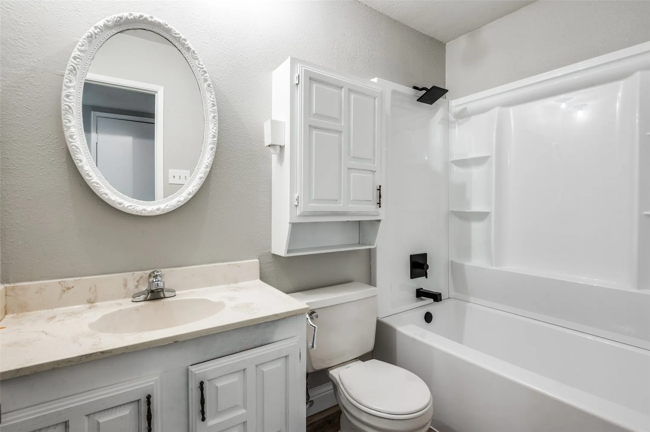 Single Family Residence For Sale in Denton County , 1804 Clear Creek Lane, Carrollton, Texas 75007, 3 Bedroom, 2 Bathroom, 2 Garage spaces, 1,886 Sqft, built in 1977, mls#21233820, Real Estate Agent in Carrollton, Homes For Sale in Denton county, Homes For Sale in Carrollton, Realtor in Carrollton Texas, Real Estate Brokerage Independent Realty Texas, Luminita Cordes Realtor