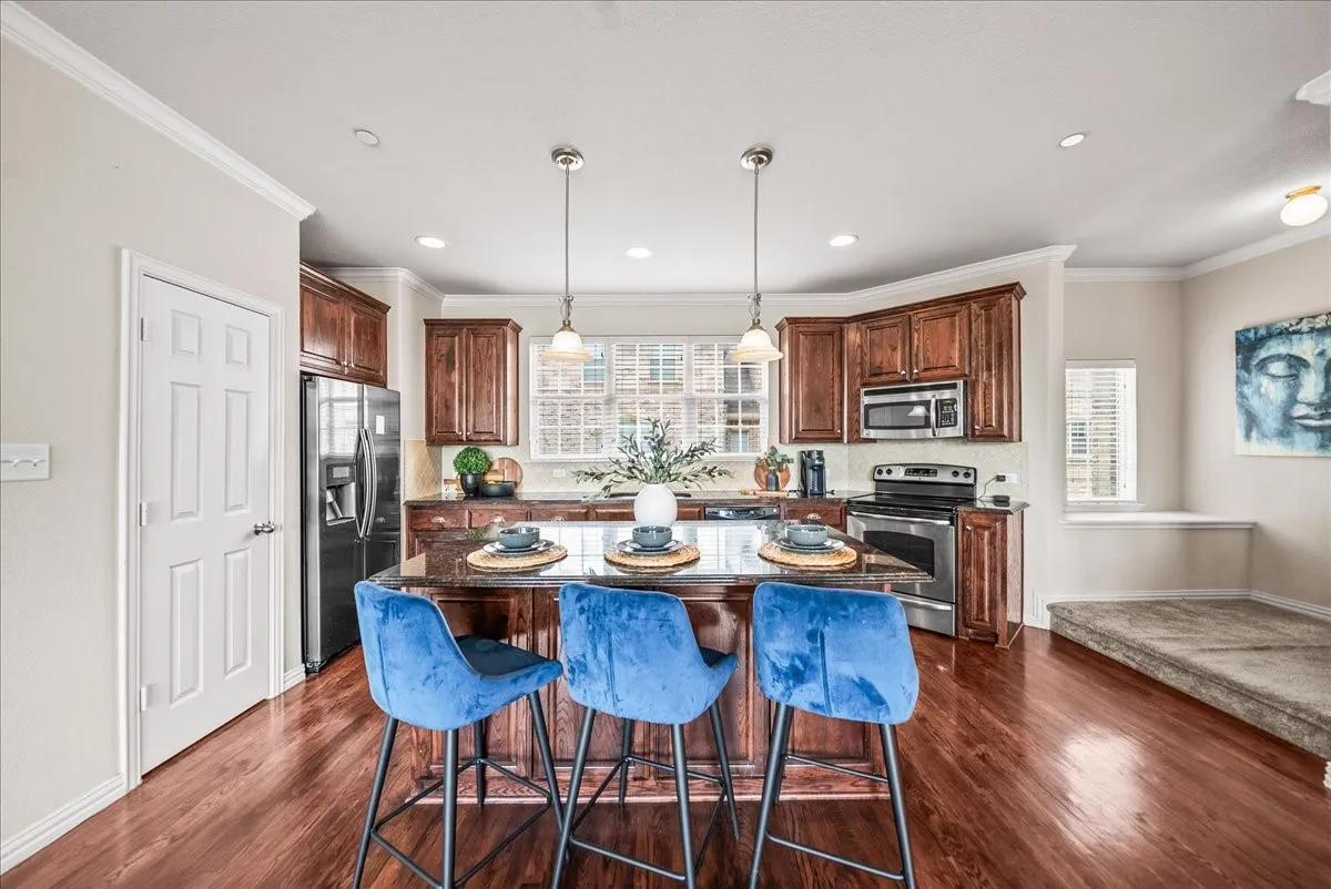 Condominium For Sale in Denton County , 2700 Club Ridge Drive 34, Lewisville, Texas 75067, 3 Bedroom, 4 Bathroom, 2 Garage spaces, 1,750 Sqft, built in 2008, Preowned, mls#21208942, Real Estate Agent in Lewisville, Homes For Sale in Denton county, Homes For Sale in Lewisville, Realtor in Lewisville Texas, Real Estate Brokerage Independent Realty Texas, Luminita Cordes Realtor