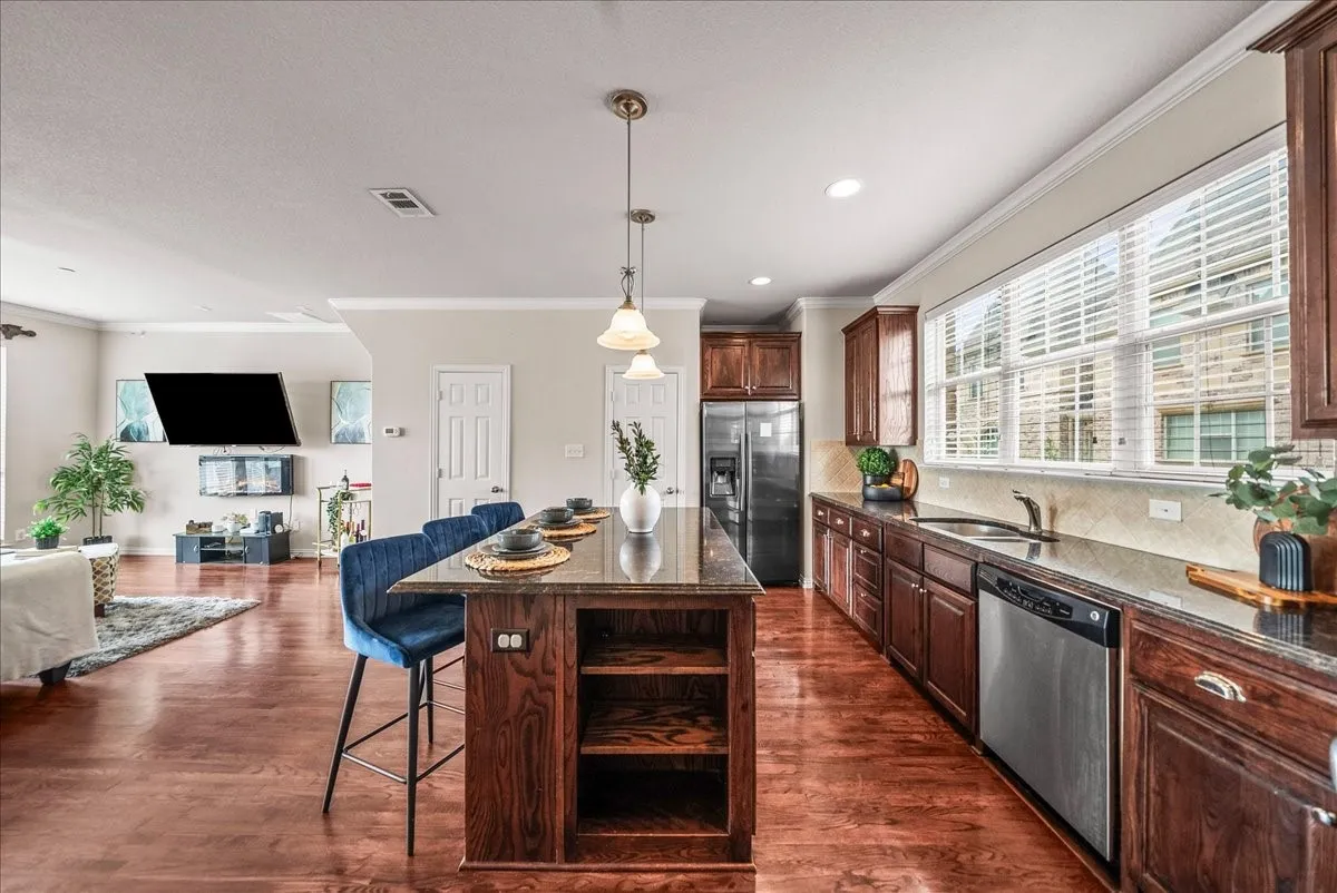 Condominium For Sale in Denton County , 2700 Club Ridge Drive 34, Lewisville, Texas 75067, 3 Bedroom, 4 Bathroom, 2 Garage spaces, 1,750 Sqft, built in 2008, Preowned, mls#21208942, Real Estate Agent in Lewisville, Homes For Sale in Denton county, Homes For Sale in Lewisville, Realtor in Lewisville Texas, Real Estate Brokerage Independent Realty Texas, Luminita Cordes Realtor