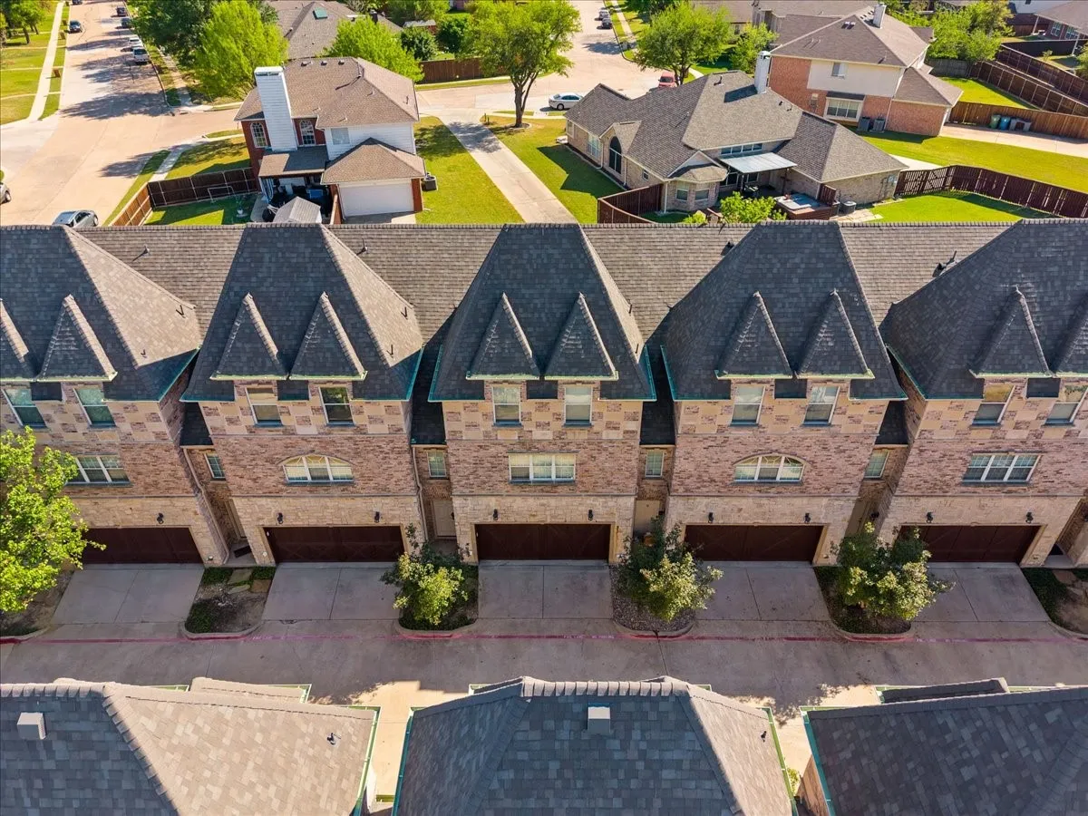 Condominium For Sale in Denton County , 2700 Club Ridge Drive 34, Lewisville, Texas 75067, 3 Bedroom, 4 Bathroom, 2 Garage spaces, 1,750 Sqft, built in 2008, Preowned, mls#21208942, Real Estate Agent in Lewisville, Homes For Sale in Denton county, Homes For Sale in Lewisville, Realtor in Lewisville Texas, Real Estate Brokerage Independent Realty Texas, Luminita Cordes Realtor