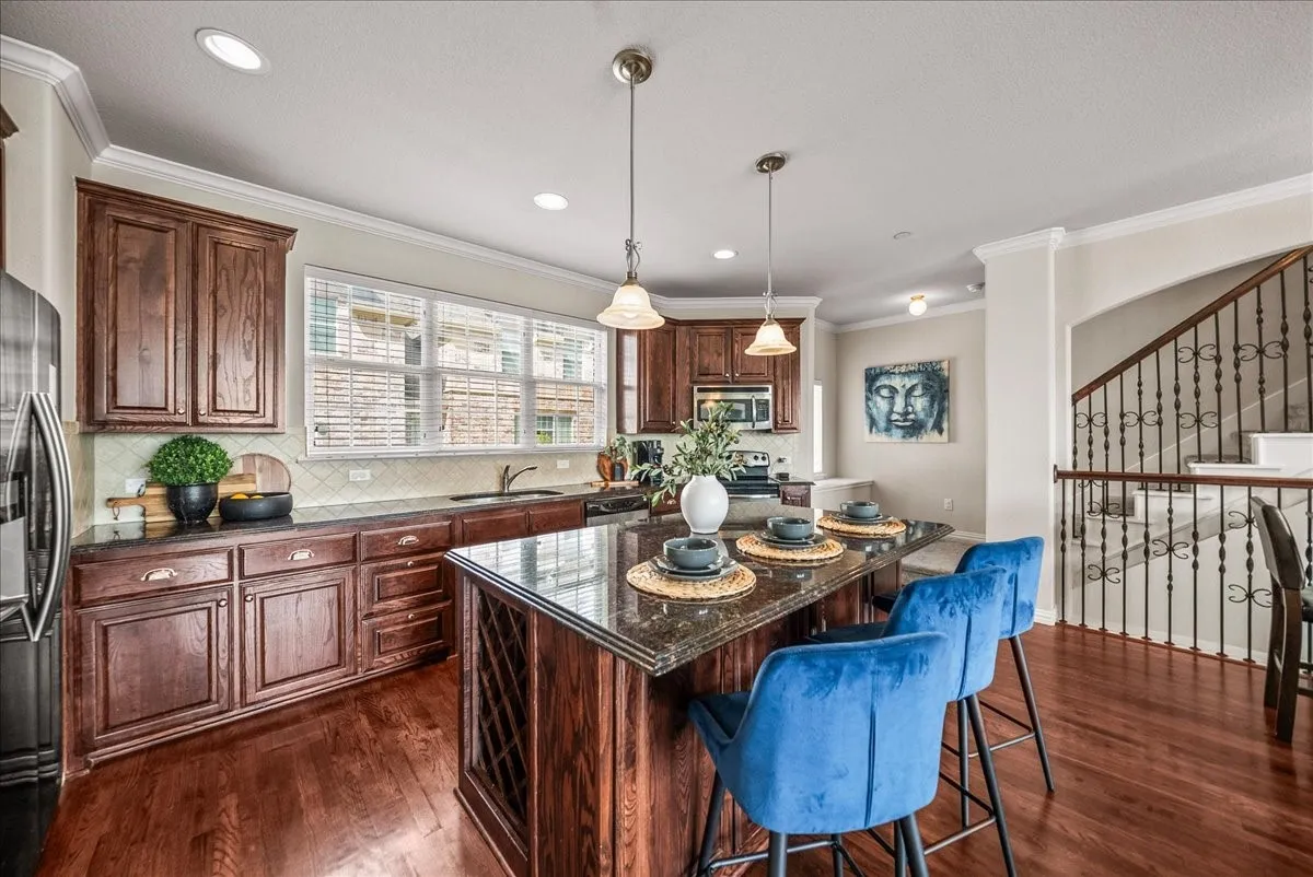 Condominium For Sale in Denton County , 2700 Club Ridge Drive 34, Lewisville, Texas 75067, 3 Bedroom, 4 Bathroom, 2 Garage spaces, 1,750 Sqft, built in 2008, Preowned, mls#21208942, Real Estate Agent in Lewisville, Homes For Sale in Denton county, Homes For Sale in Lewisville, Realtor in Lewisville Texas, Real Estate Brokerage Independent Realty Texas, Luminita Cordes Realtor