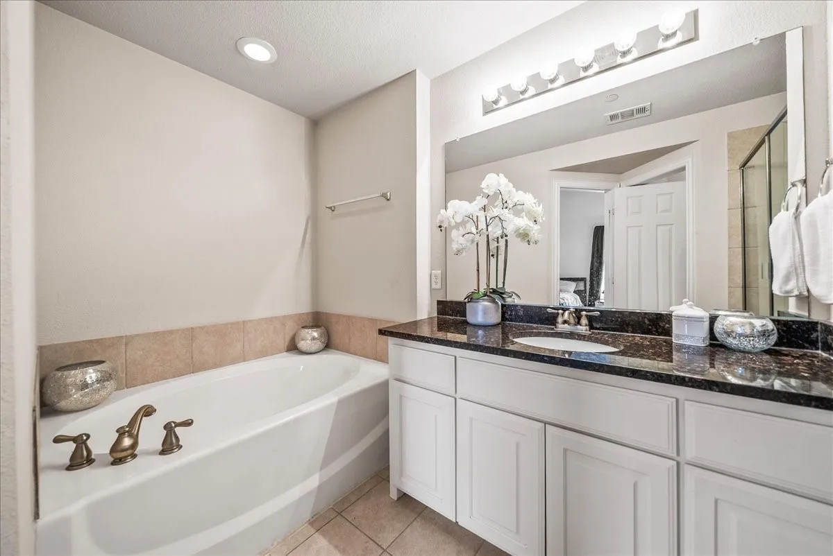 Condominium For Sale in Denton County , 2700 Club Ridge Drive 34, Lewisville, Texas 75067, 3 Bedroom, 4 Bathroom, 2 Garage spaces, 1,750 Sqft, built in 2008, Preowned, mls#21208942, Real Estate Agent in Lewisville, Homes For Sale in Denton county, Homes For Sale in Lewisville, Realtor in Lewisville Texas, Real Estate Brokerage Independent Realty Texas, Luminita Cordes Realtor