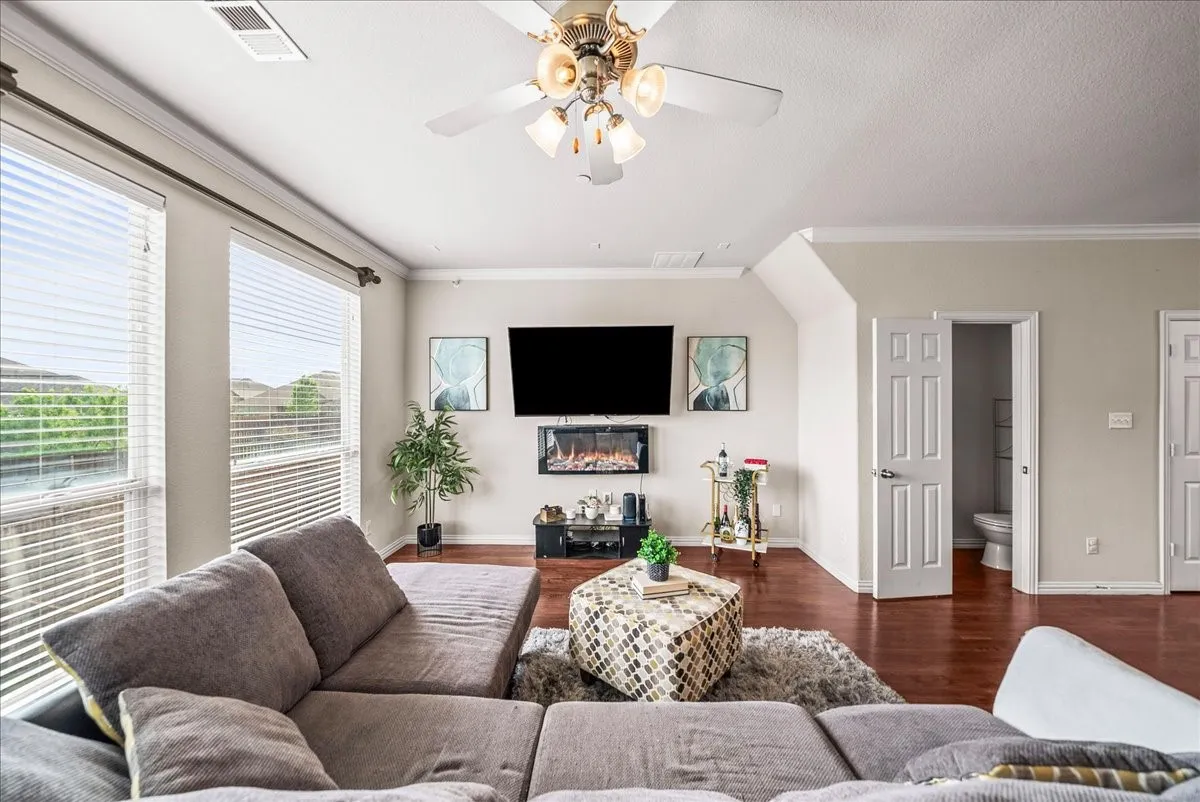 Condominium For Sale in Denton County , 2700 Club Ridge Drive 34, Lewisville, Texas 75067, 3 Bedroom, 4 Bathroom, 2 Garage spaces, 1,750 Sqft, built in 2008, Preowned, mls#21208942, Real Estate Agent in Lewisville, Homes For Sale in Denton county, Homes For Sale in Lewisville, Realtor in Lewisville Texas, Real Estate Brokerage Independent Realty Texas, Luminita Cordes Realtor