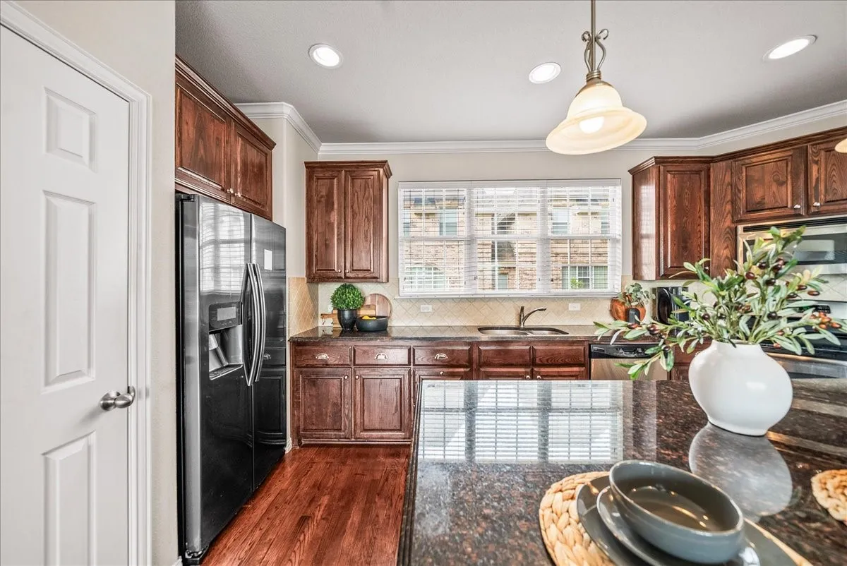 Condominium For Sale in Denton County , 2700 Club Ridge Drive 34, Lewisville, Texas 75067, 3 Bedroom, 4 Bathroom, 2 Garage spaces, 1,750 Sqft, built in 2008, Preowned, mls#21208942, Real Estate Agent in Lewisville, Homes For Sale in Denton county, Homes For Sale in Lewisville, Realtor in Lewisville Texas, Real Estate Brokerage Independent Realty Texas, Luminita Cordes Realtor
