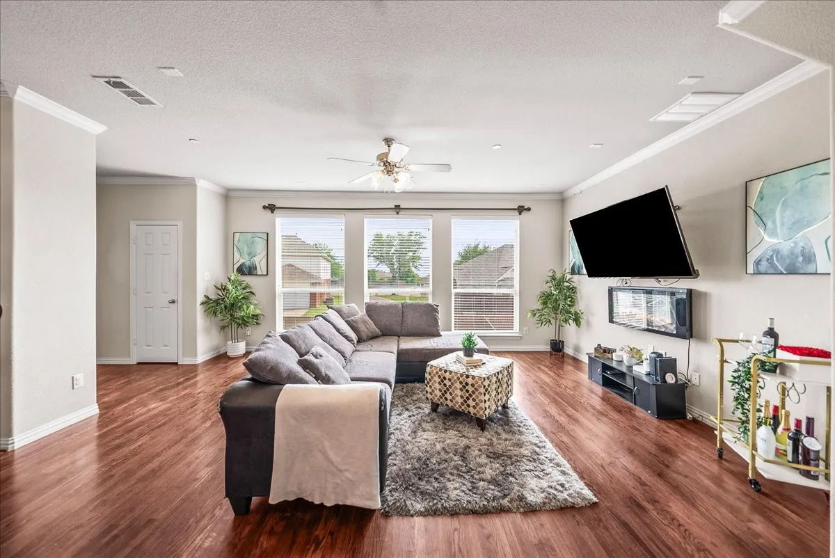 Condominium For Sale in Denton County , 2700 Club Ridge Drive 34, Lewisville, Texas 75067, 3 Bedroom, 4 Bathroom, 2 Garage spaces, 1,750 Sqft, built in 2008, Preowned, mls#21208942, Real Estate Agent in Lewisville, Homes For Sale in Denton county, Homes For Sale in Lewisville, Realtor in Lewisville Texas, Real Estate Brokerage Independent Realty Texas, Luminita Cordes Realtor